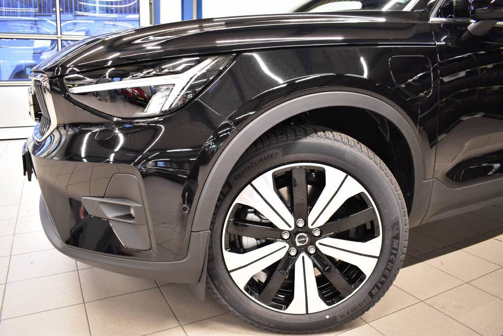 VOLVO XC40 1.5 T5 PiH Ultimate Bright-image-2