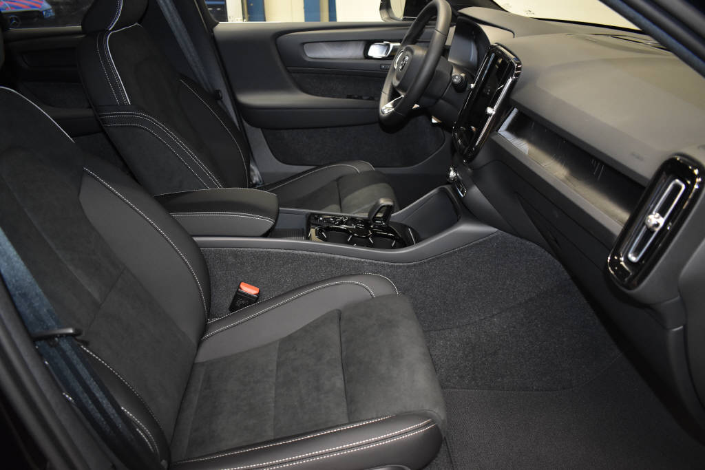 VOLVO XC40 1.5 T5 PiH Ultimate Bright-image-8