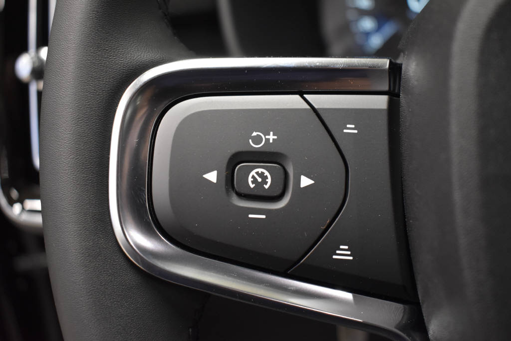 VOLVO XC40 1.5 T5 PiH Ultimate Bright-image-10