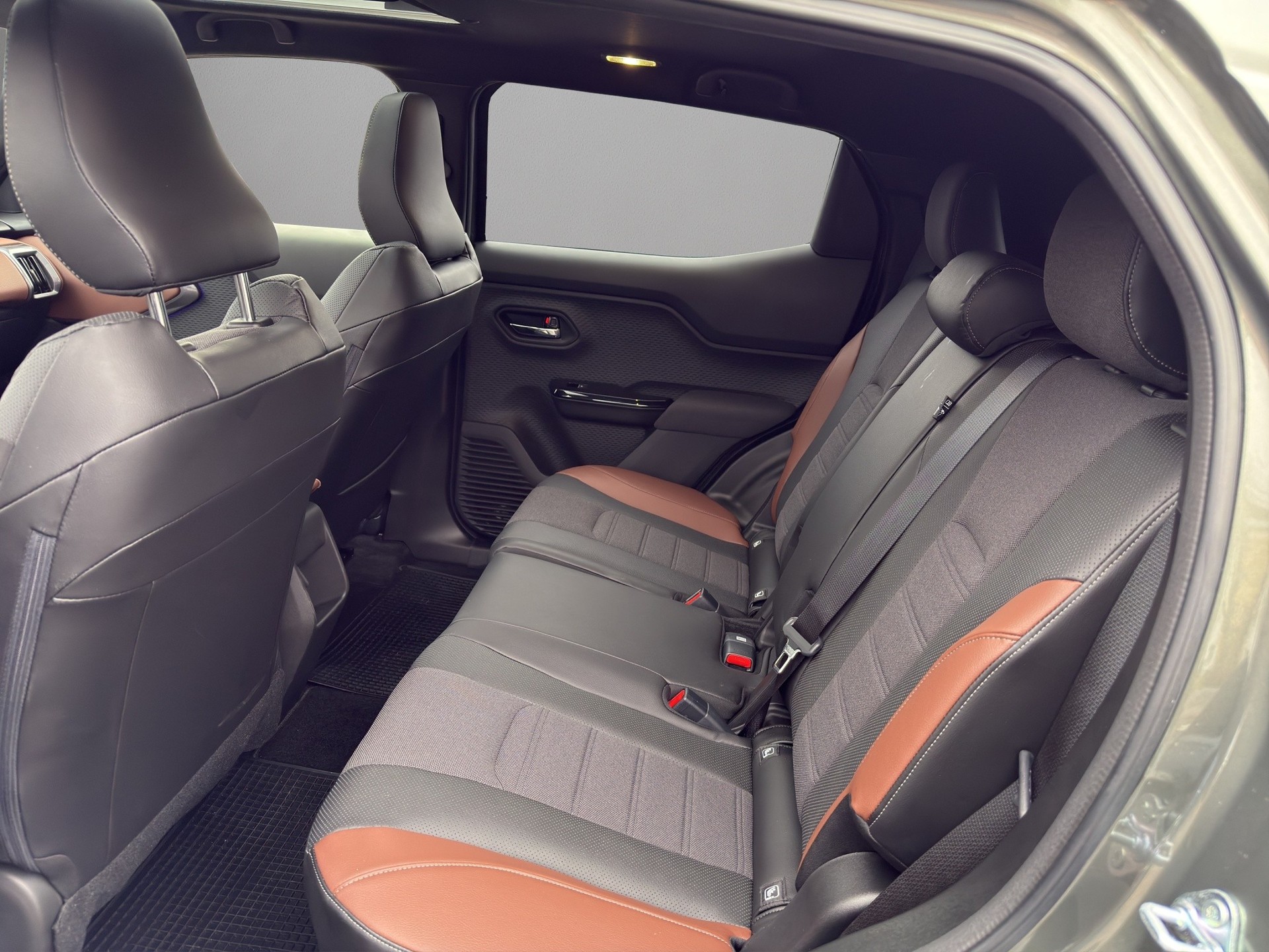 SUZUKI e-Vitara 61kWh Compact Top 4x4-image-5