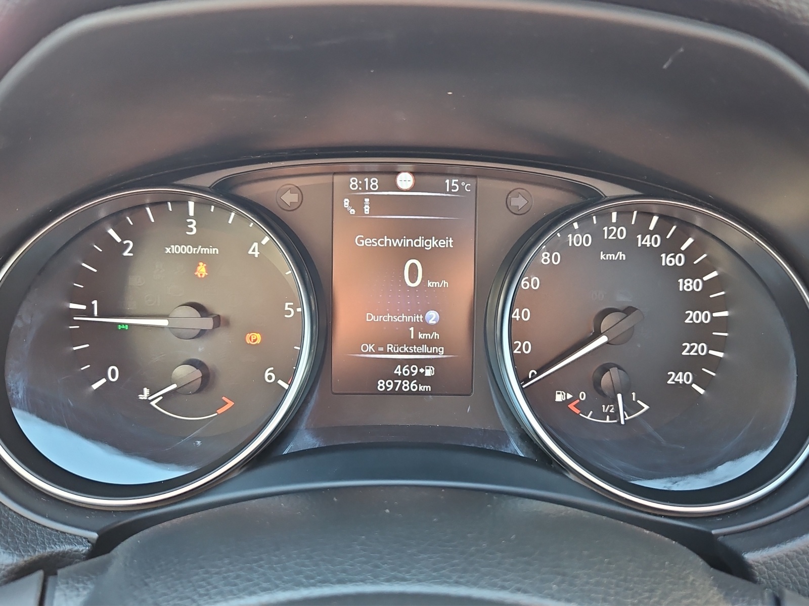 NISSAN Qashqai 1.6 dCi Tekna+ 4x4-image-11