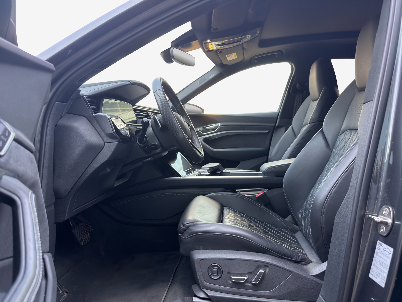 AUDI e-tron S quattro-image-7