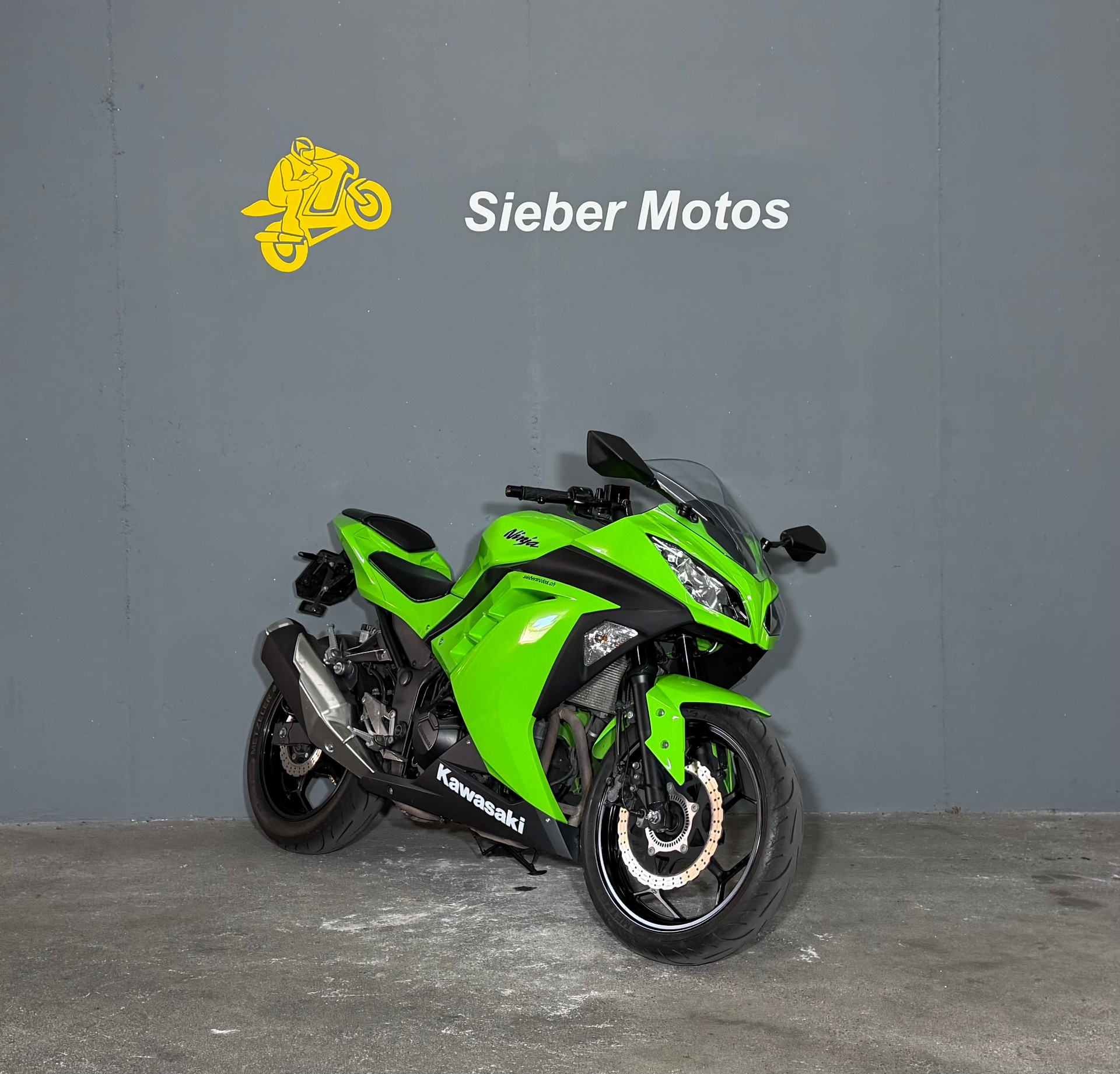 KAWASAKI Ninja 300 ABS-showroom-element-1