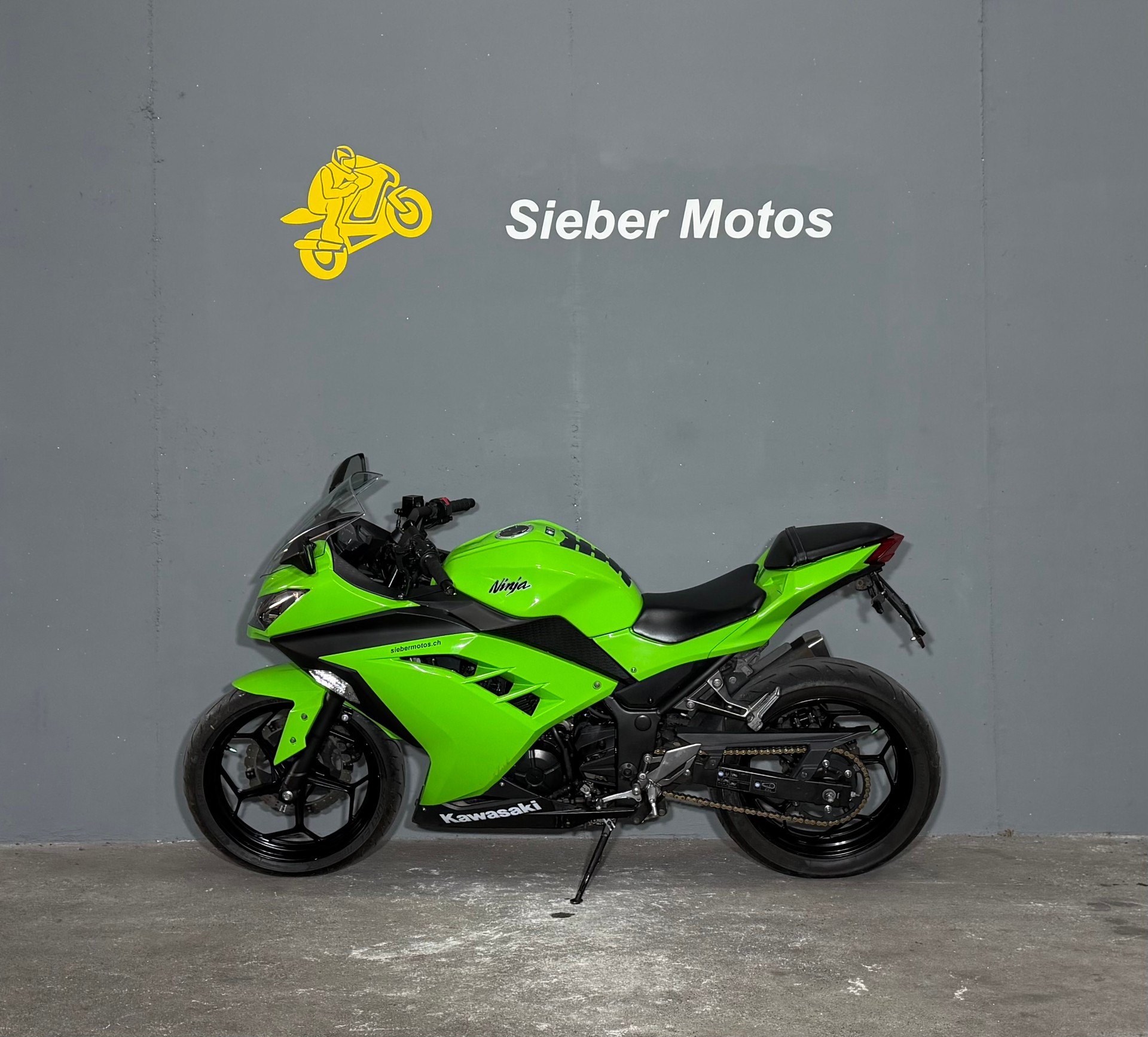KAWASAKI Ninja 300 ABS-showroom-element-2