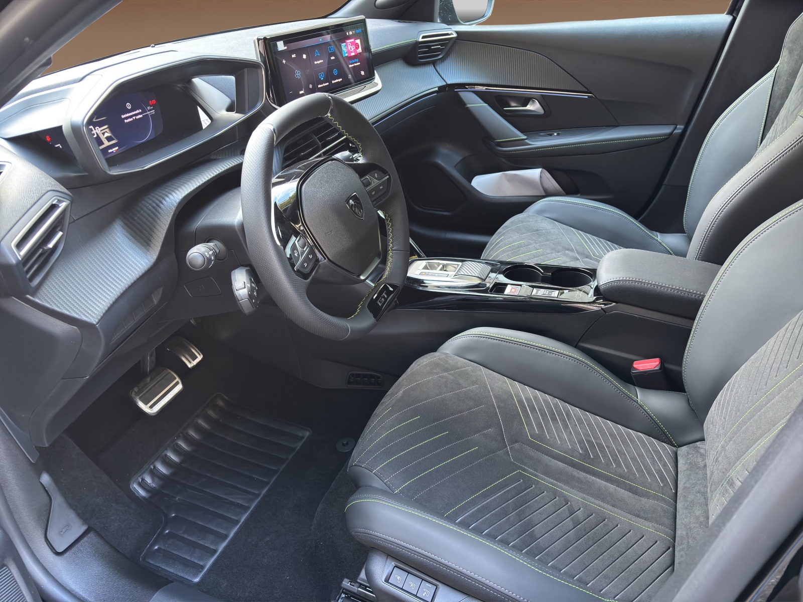 PEUGEOT 208 1.2 MHEV 145 GT Exclusive-image-8
