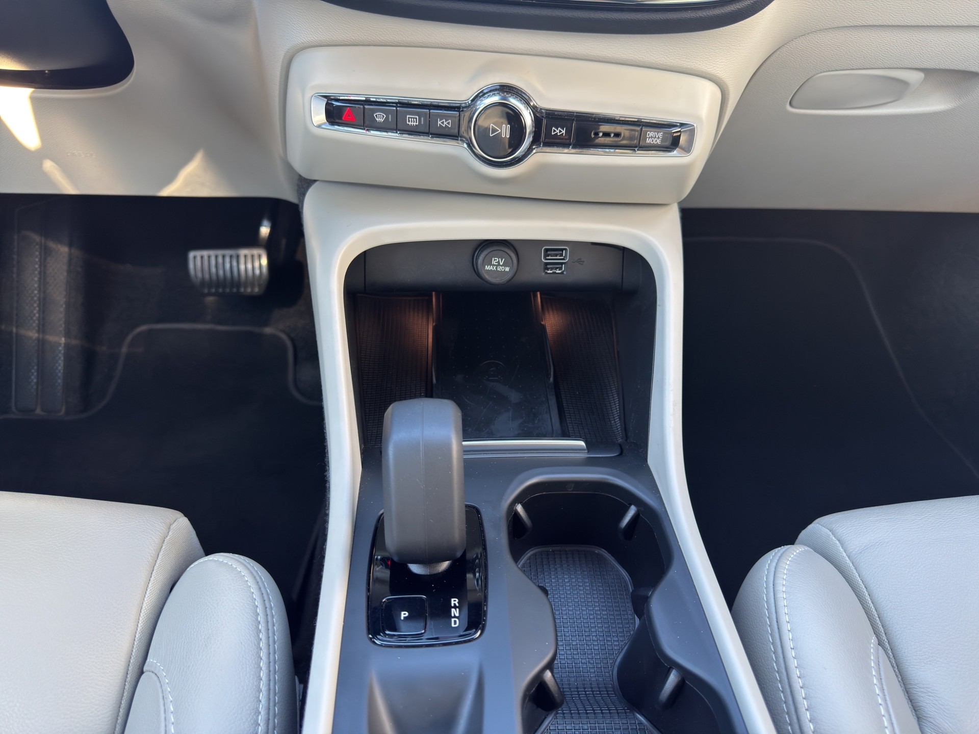 VOLVO XC40 1.5 T2 Core-image-12