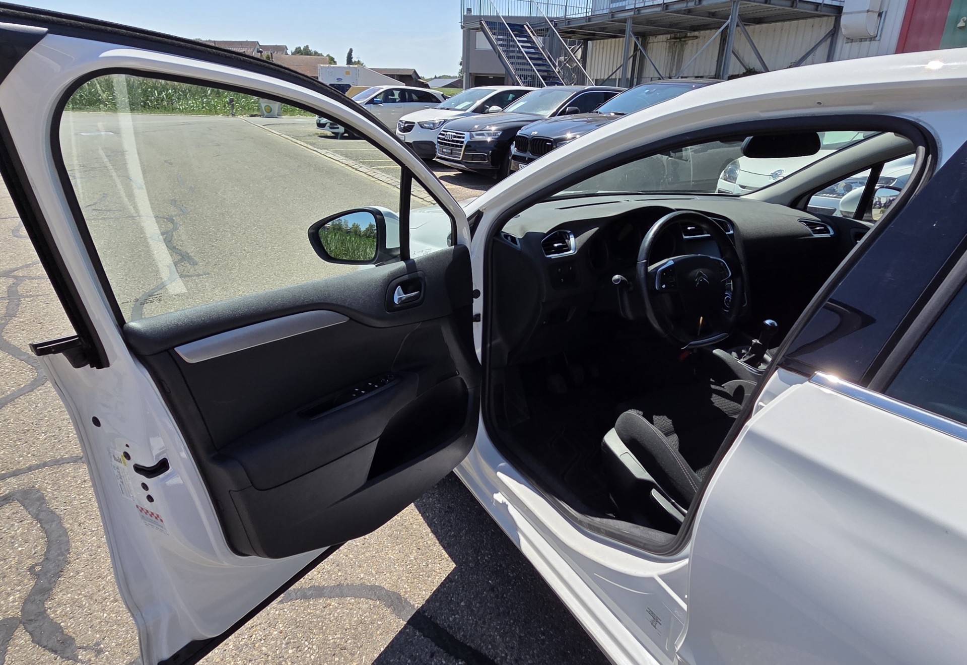 CITROEN C4 1.2 Pure Tech Feel-image-9