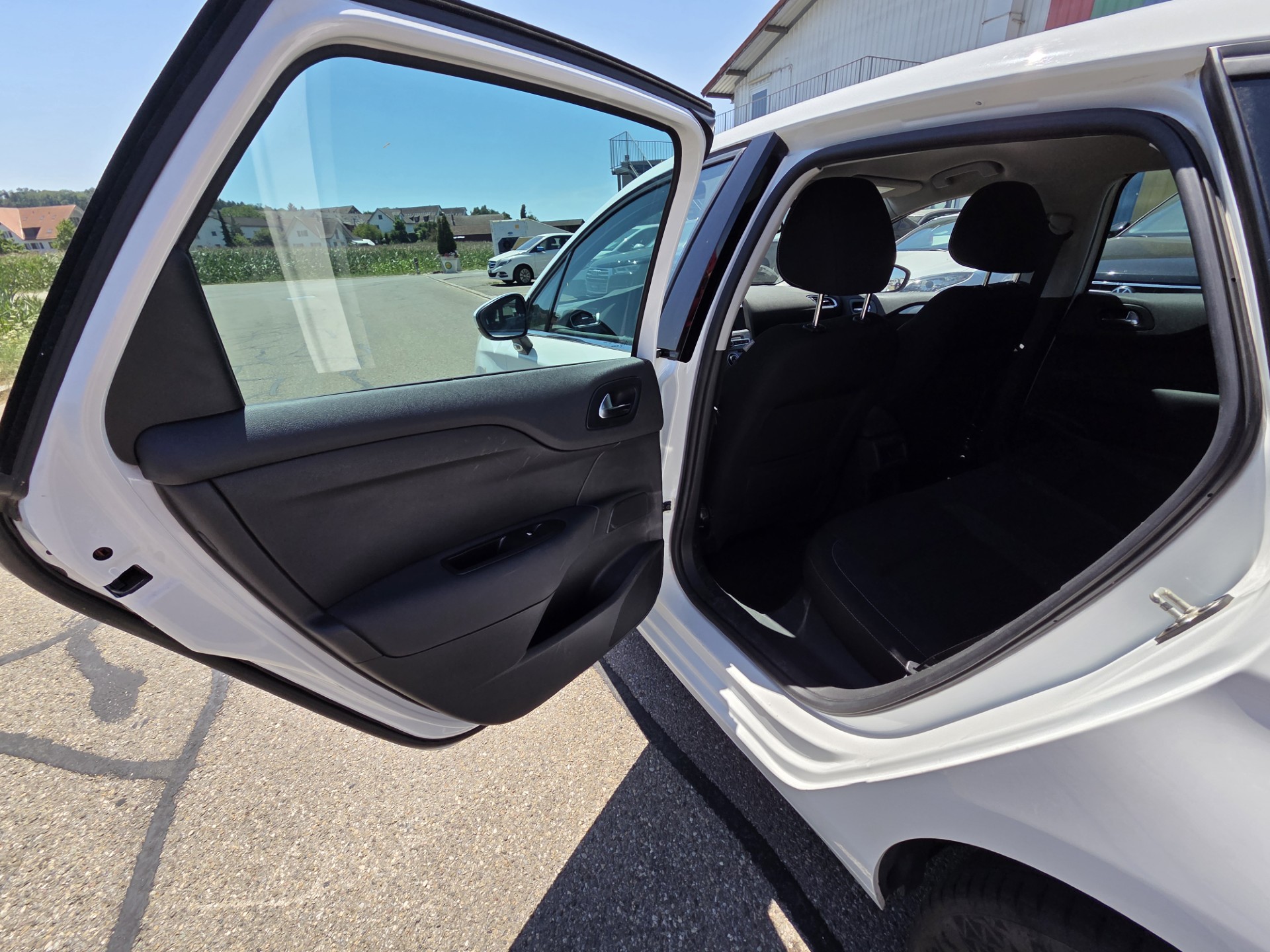 CITROEN C4 1.2 Pure Tech Feel-image-13