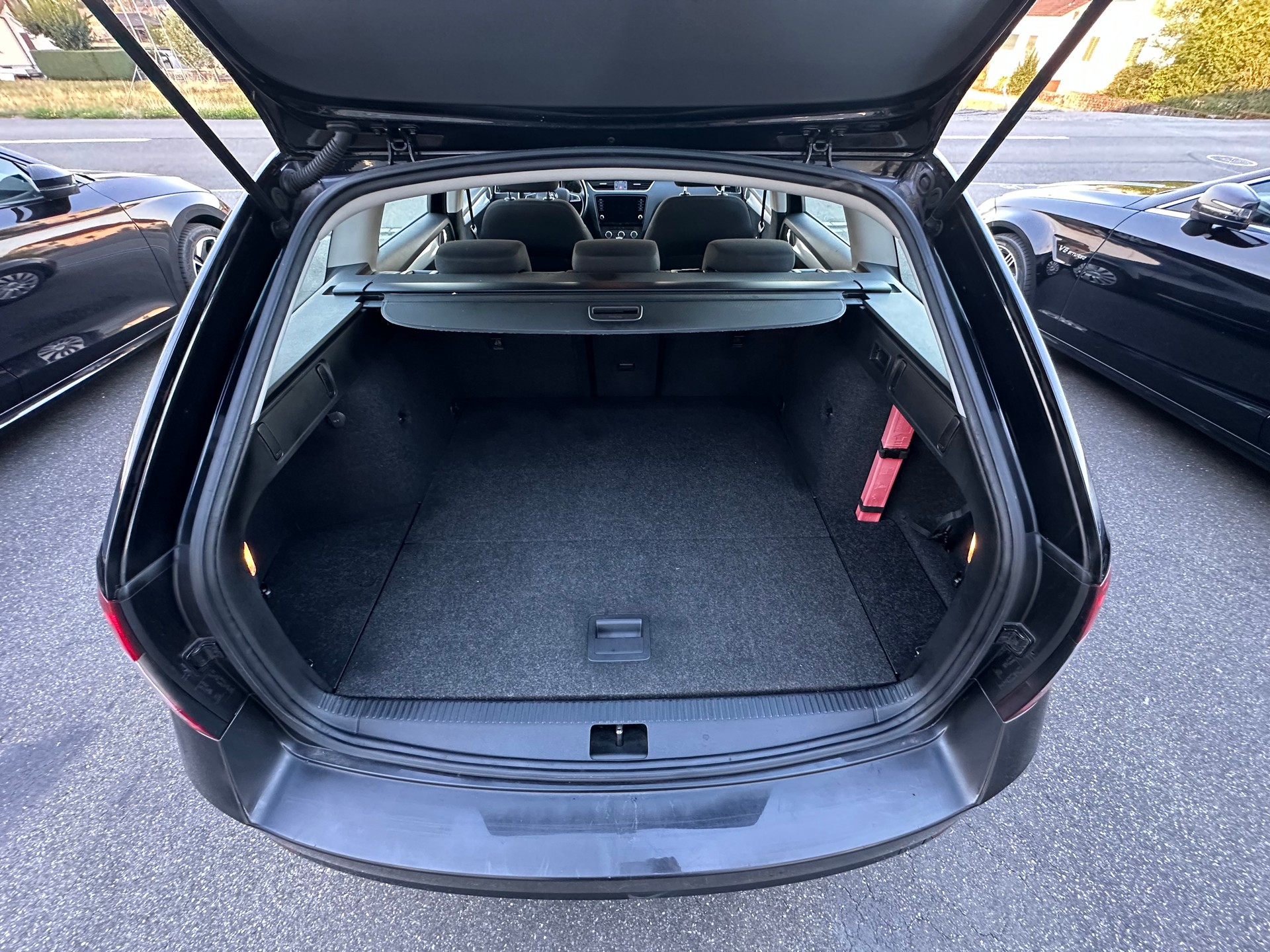 SKODA Octavia Combi 2.0 TDI Ambition 4x4-image-9