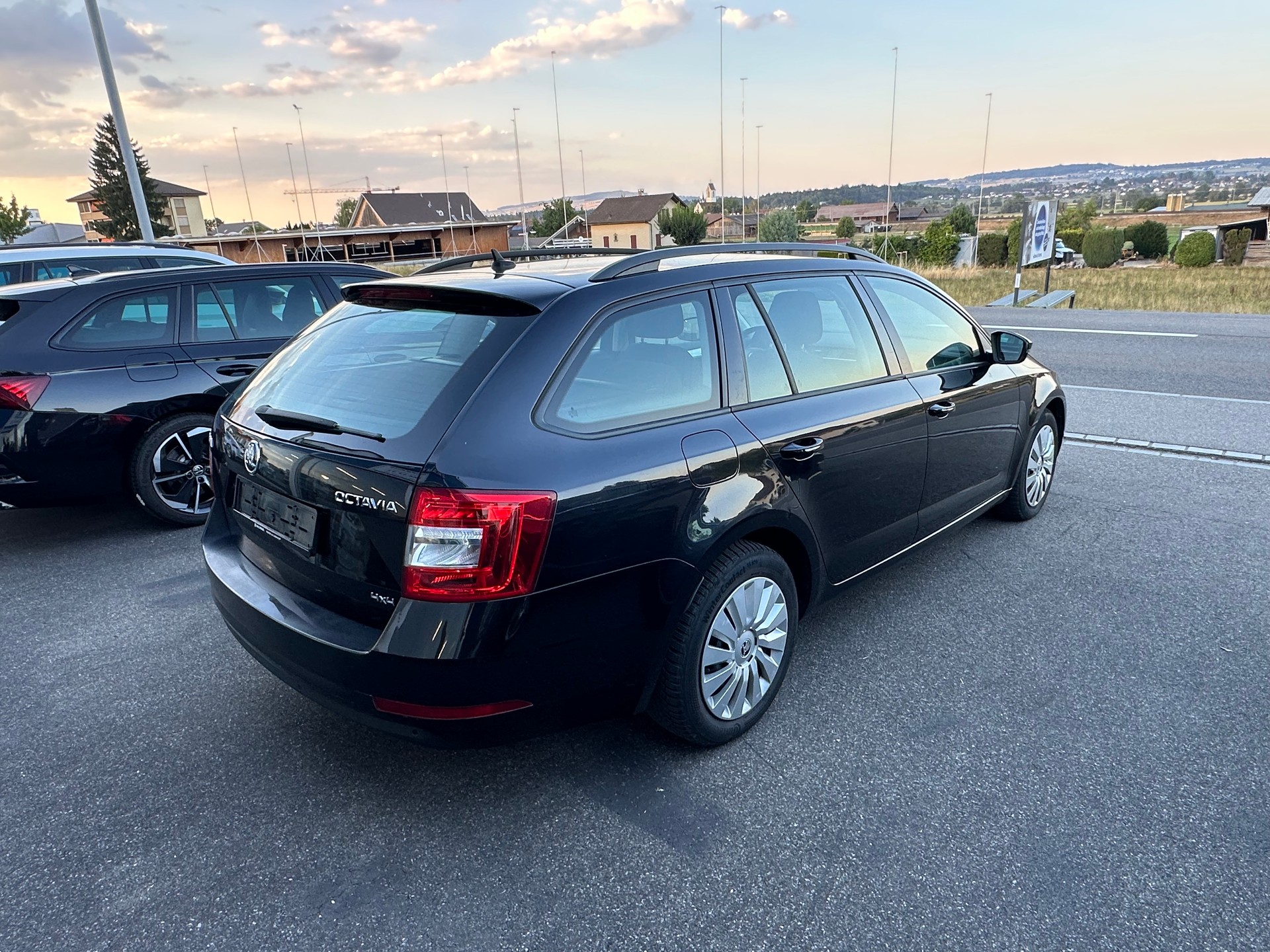 SKODA Octavia Combi 2.0 TDI Ambition 4x4-image-4
