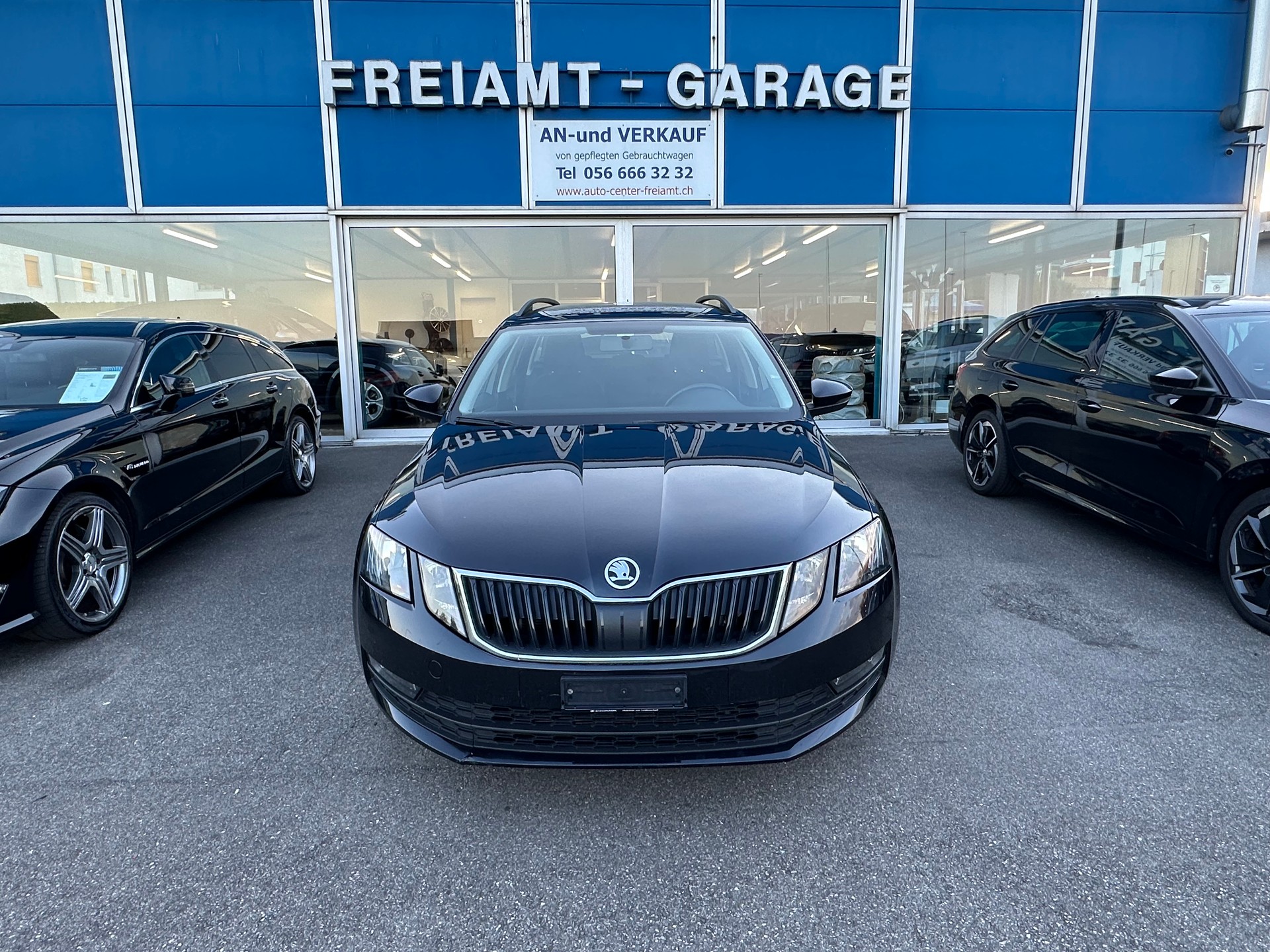 SKODA Octavia Combi 2.0 TDI Ambition 4x4-image-0