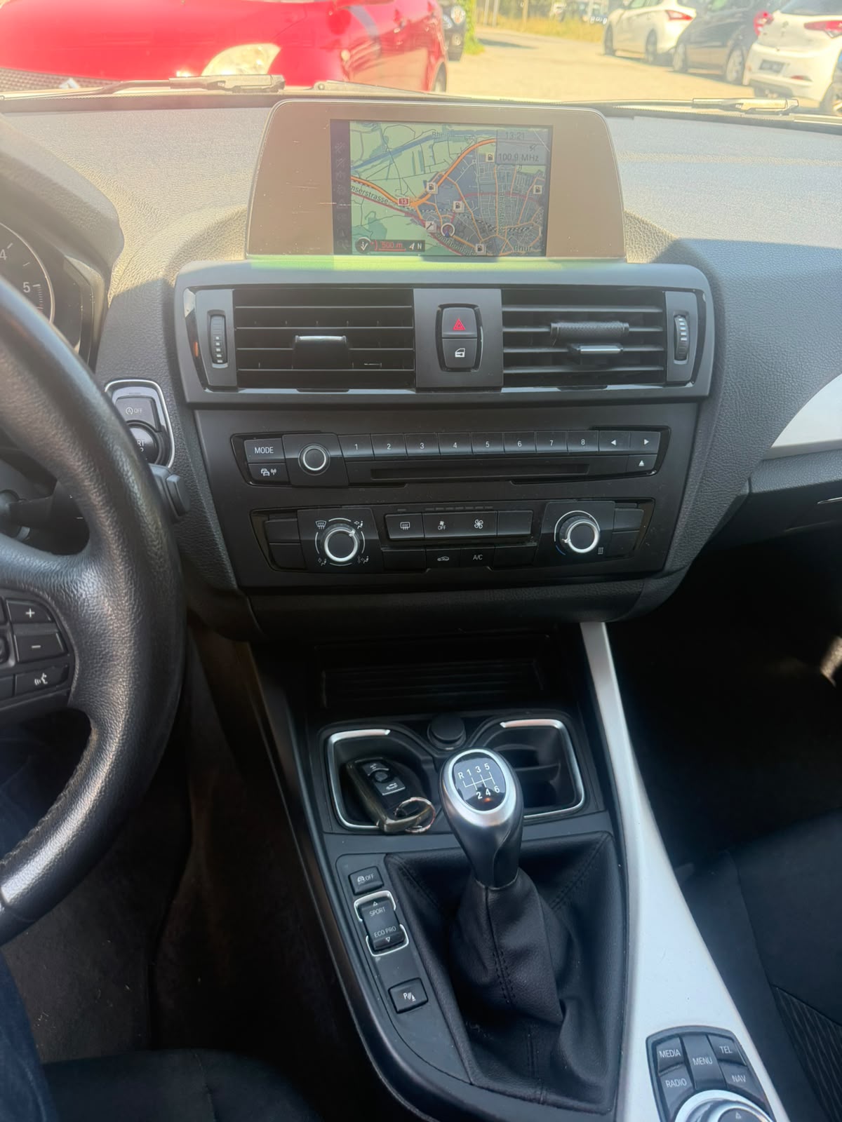 BMW 118d xDrive-image-11