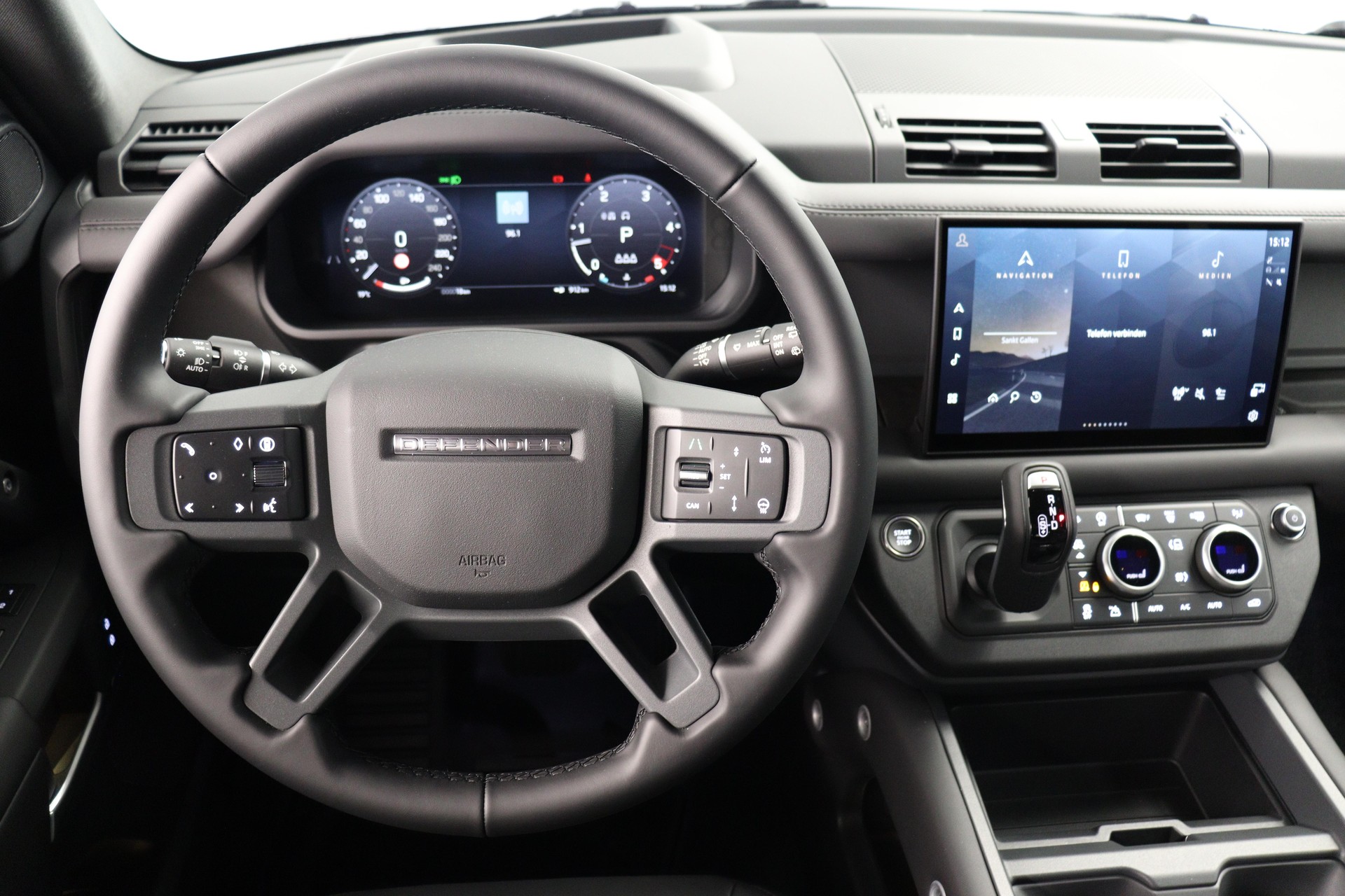 LAND ROVER Defender 110 3.0 D I6 250 X-Dynamic SE mit AHK-image-4