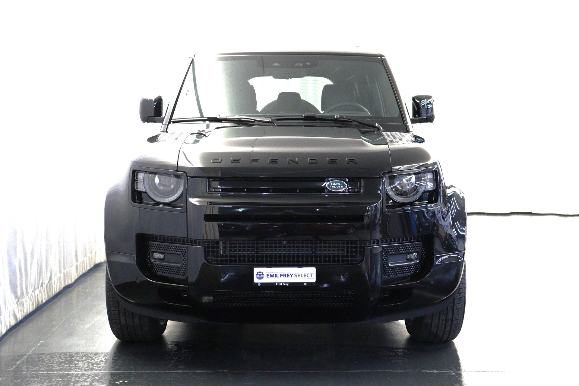 LAND ROVER Defender 110 3.0 D I6 250 X-Dynamic SE mit AHK-image-10