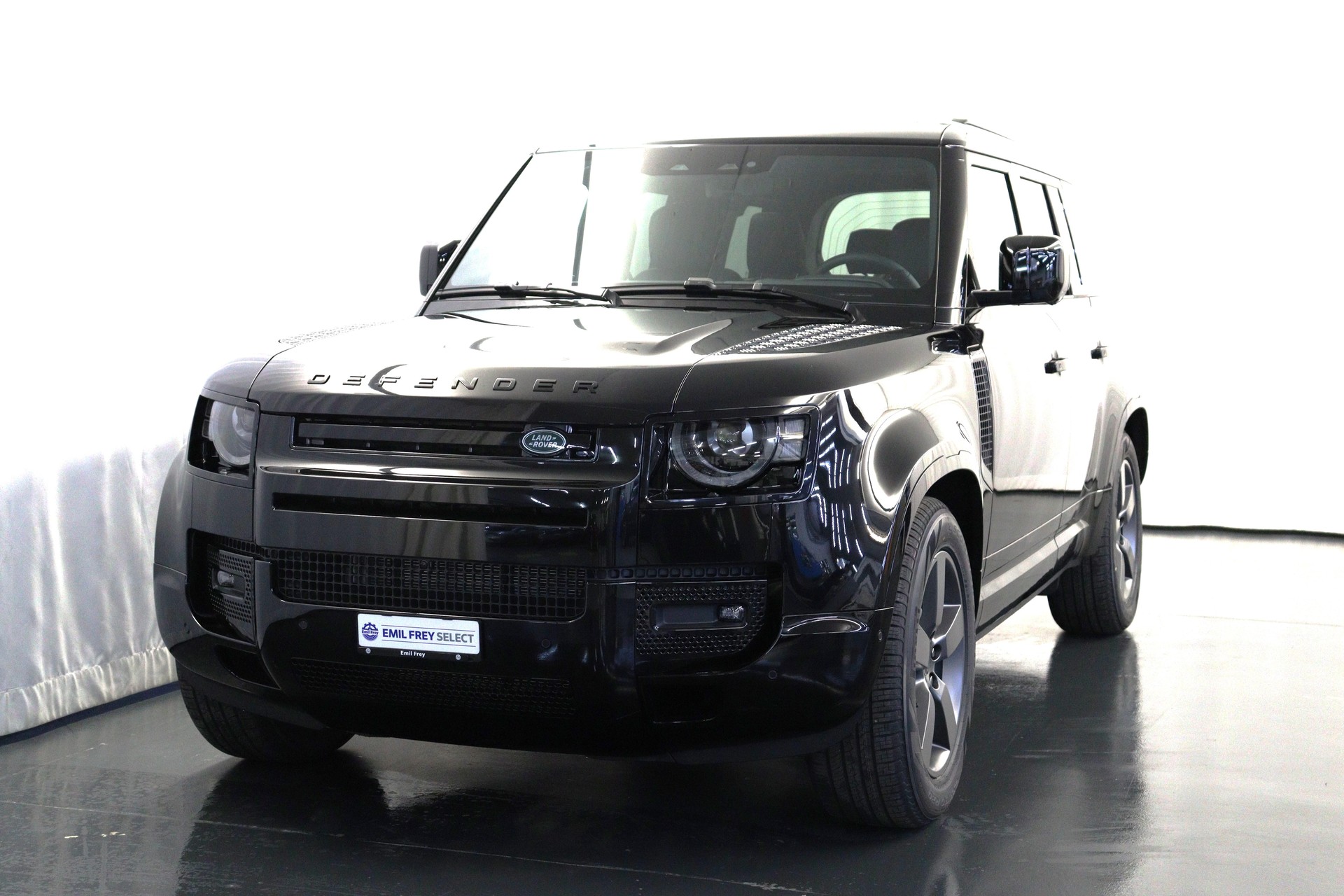 LAND ROVER Defender 110 3.0 D I6 250 X-Dynamic SE mit AHK