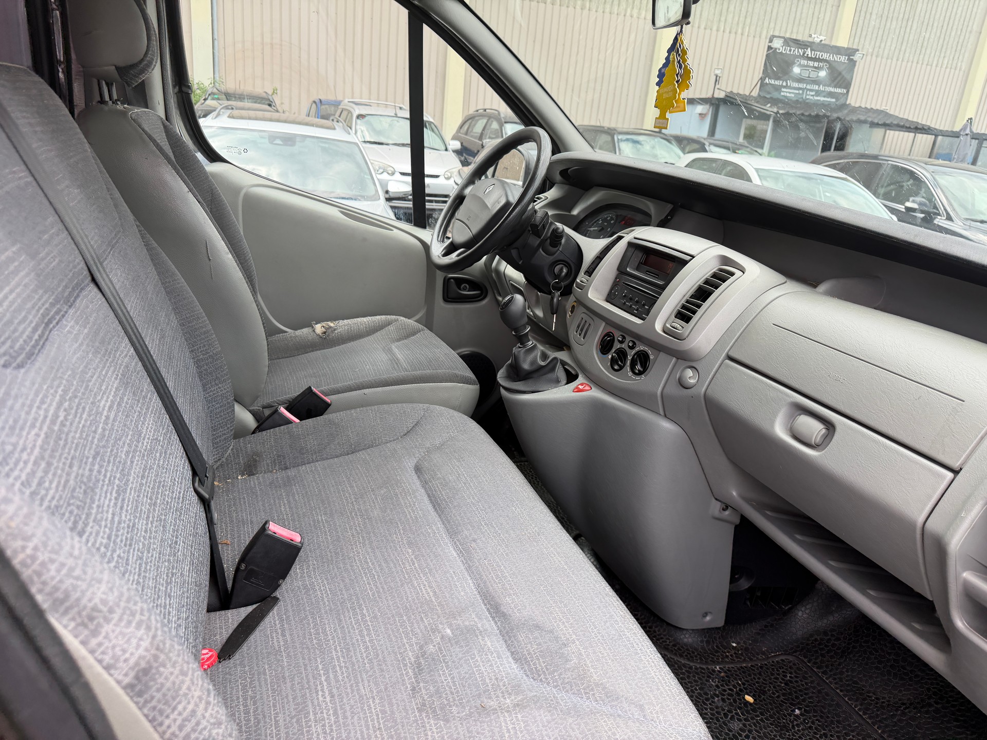 RENAULT Trafic 2.0i 2.9t L2H1 Authentique-image-7