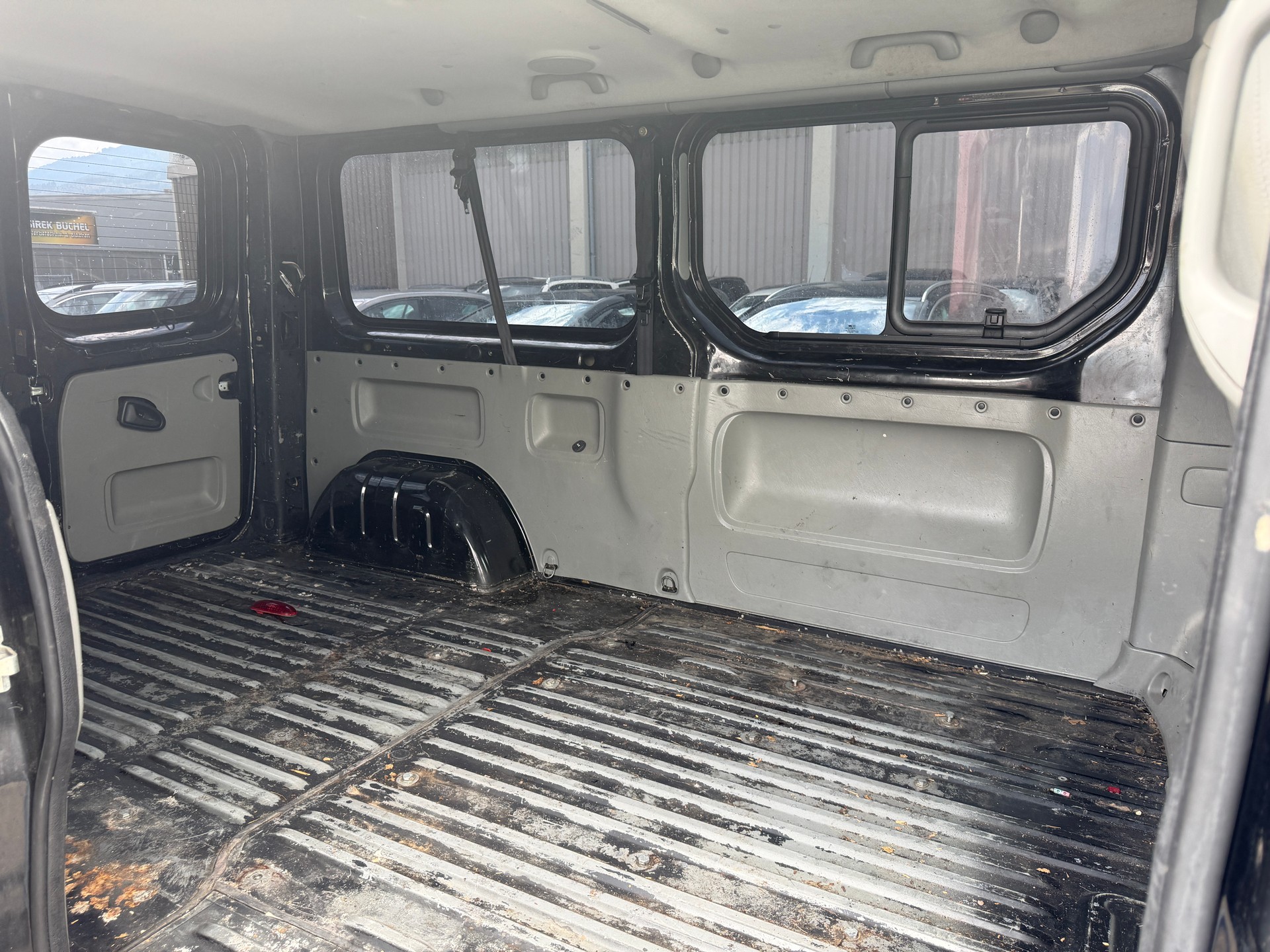 RENAULT Trafic 2.0i 2.9t L2H1 Authentique-image-6