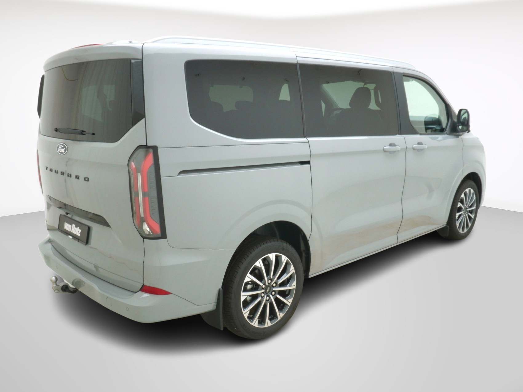 FORD Tourneo Custom L1 2.5 Plug-in-Hybrid Titanium X-image-4