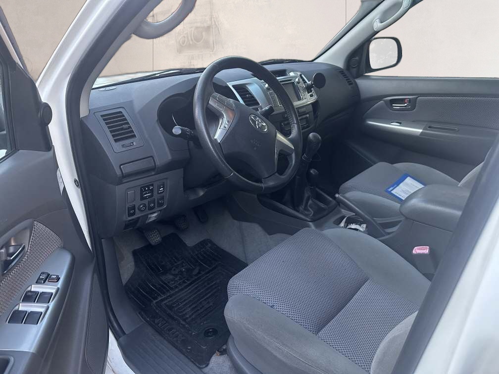 TOYOTA Hilux Double Cab.-Pick-up 3.0-4D Linea Sol-image-3