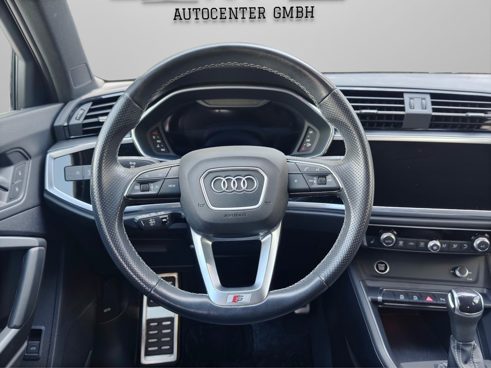 AUDI Q3 35 TDI quattro S-tronic-image-9