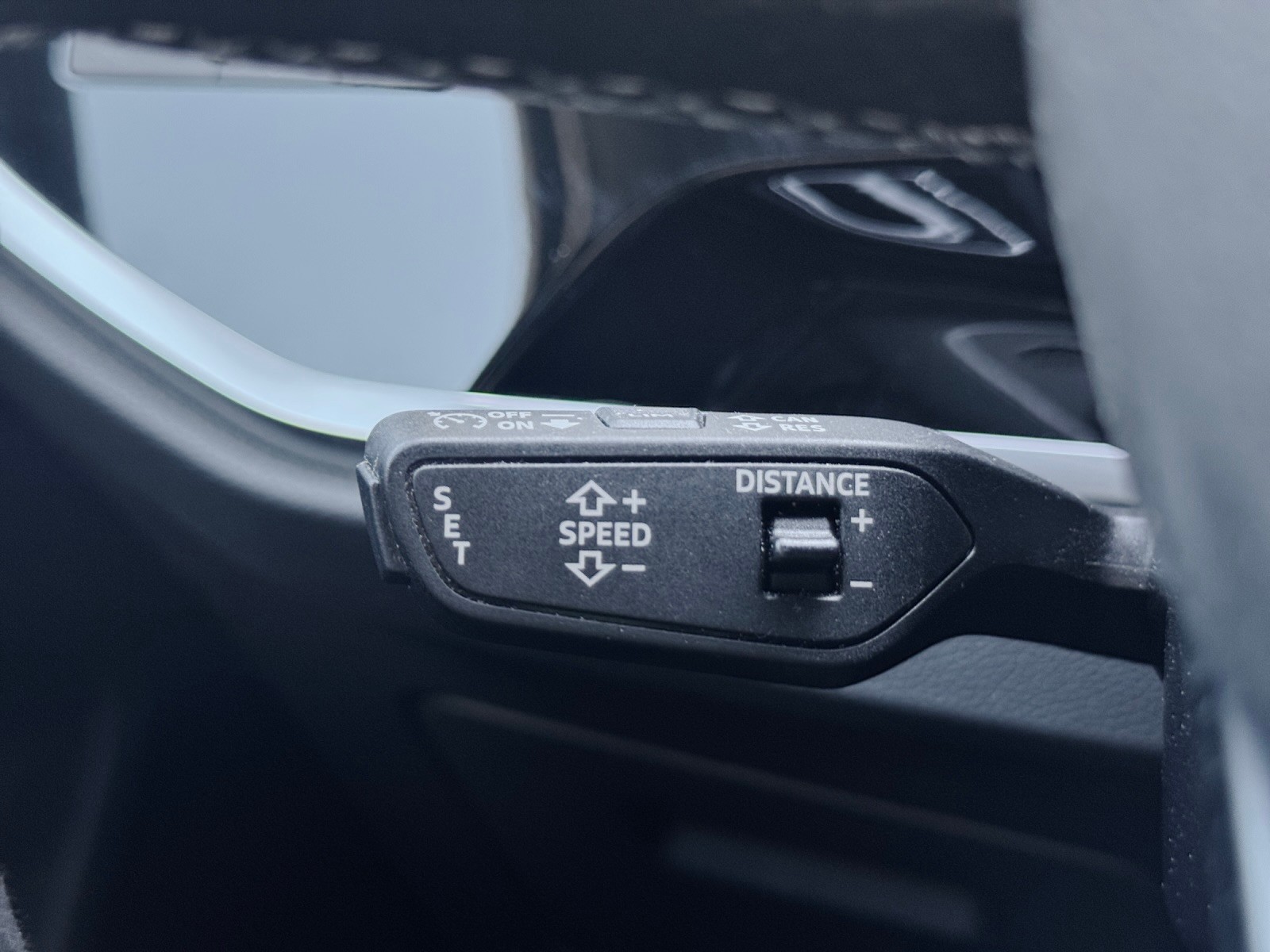 AUDI Q3 35 TDI quattro S-tronic-image-22