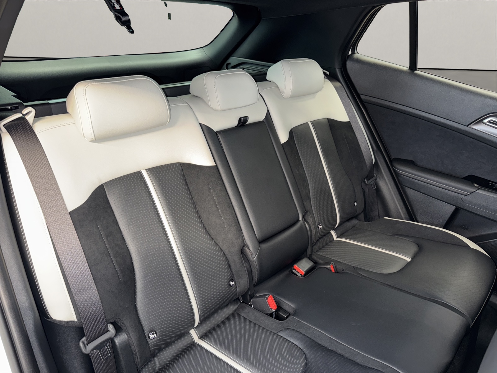 KIA Sportage 1.6 T-GDi Hybrid GT-Line-image-15