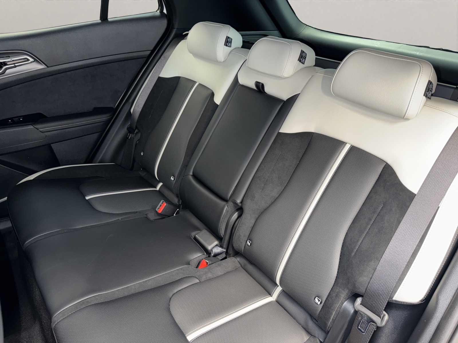 KIA Sportage 1.6 T-GDi Hybrid GT-Line-image-13