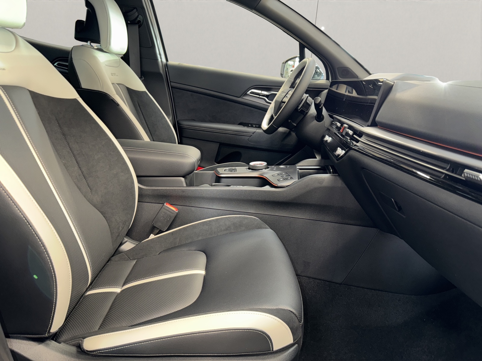 KIA Sportage 1.6 T-GDi Hybrid GT-Line-image-12