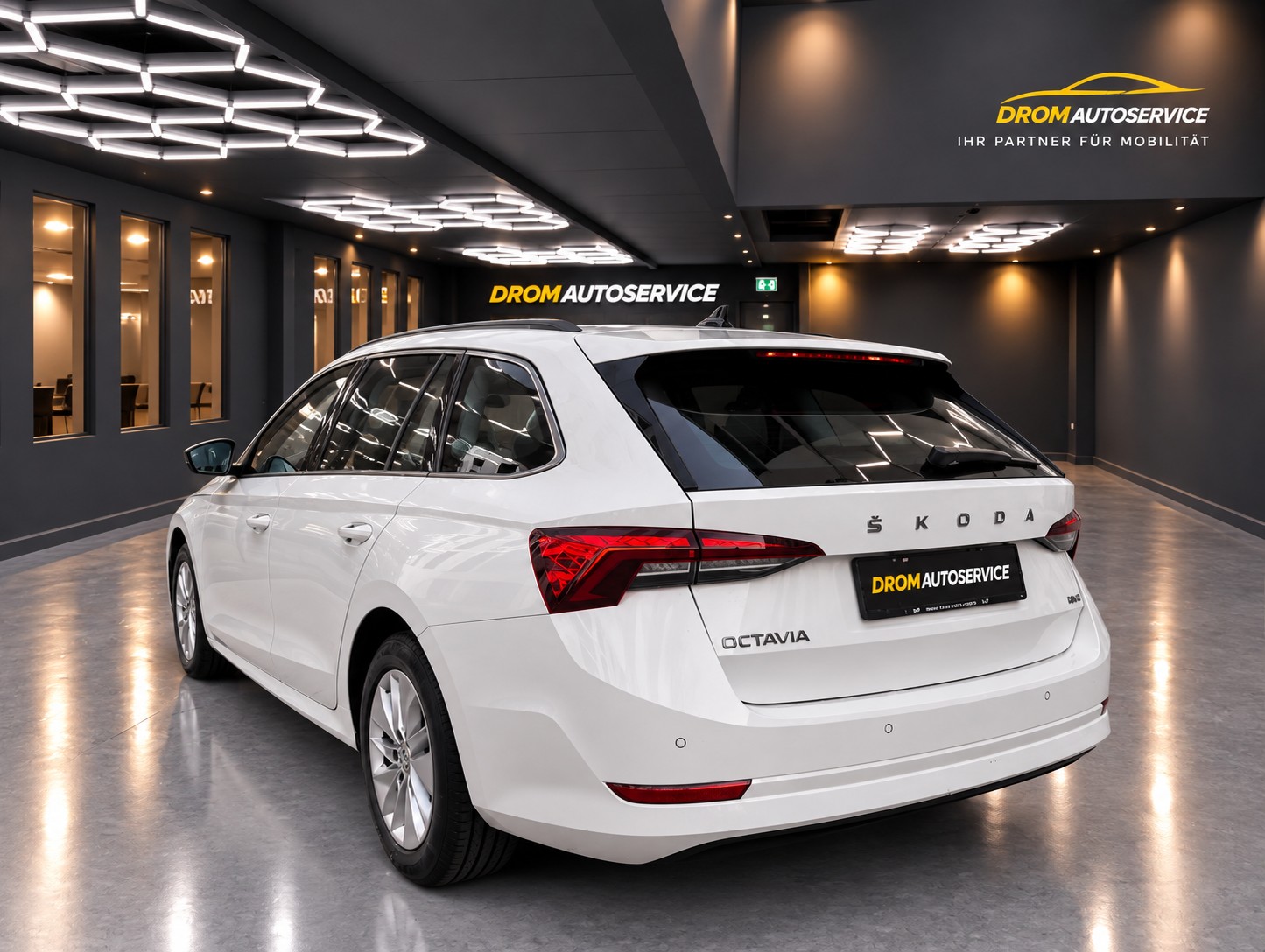 SKODA Octavia Combi 2.0 TDI DSG Ambition 4x4-image-3
