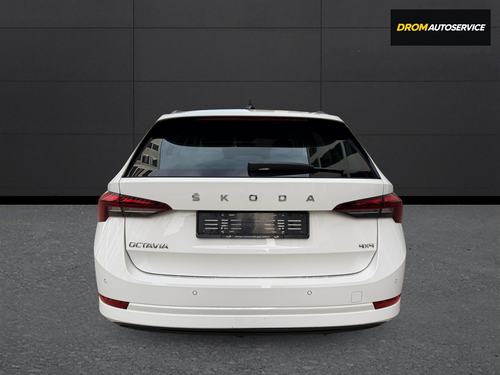 SKODA Octavia Combi 2.0 TDI DSG Ambition 4x4-image-5