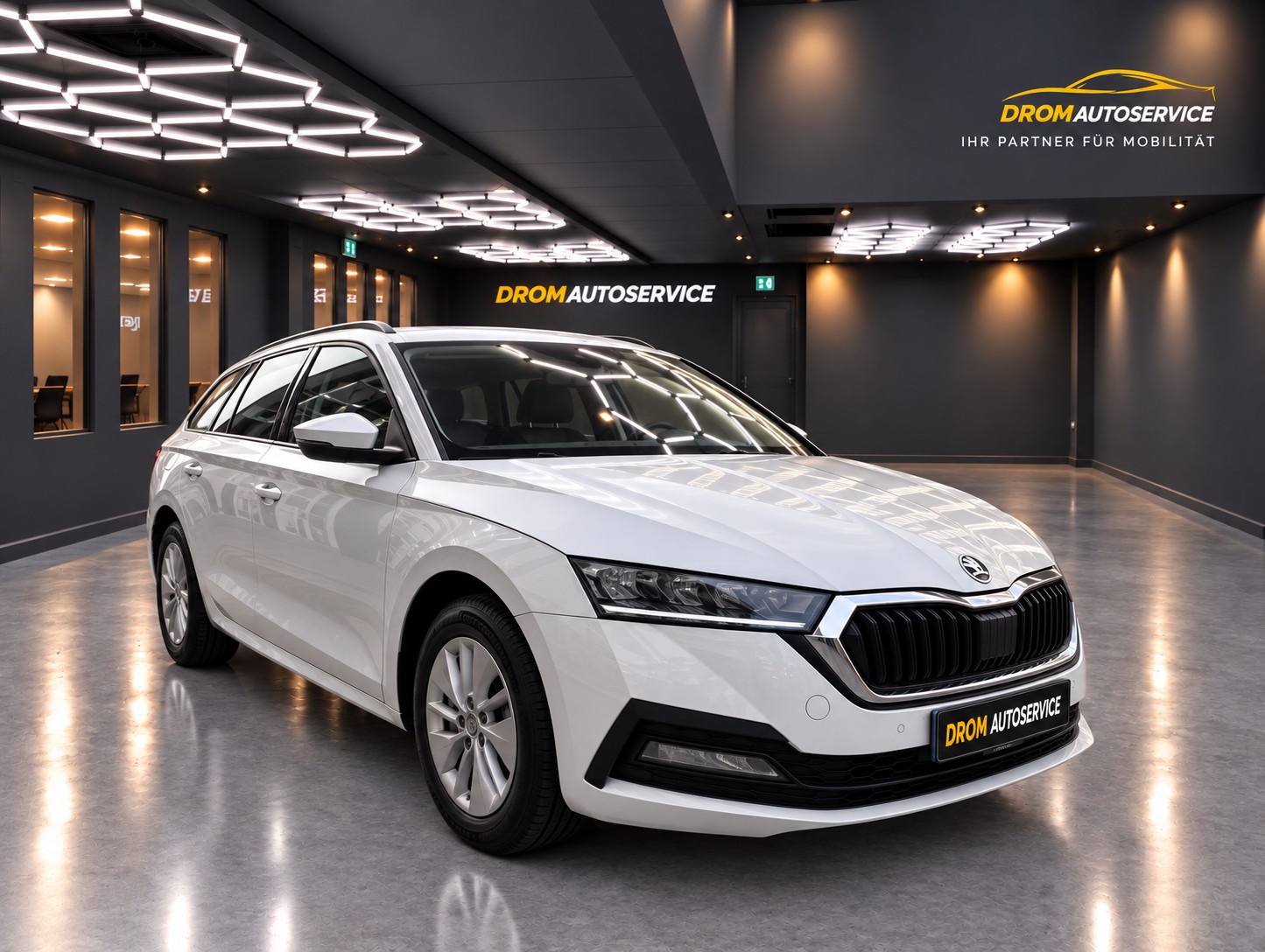 SKODA Octavia Combi 2.0 TDI DSG Ambition 4x4-image-0