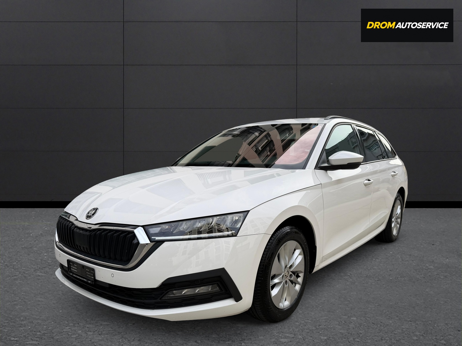SKODA Octavia Combi 2.0 TDI DSG Ambition 4x4-showroom-element-1
