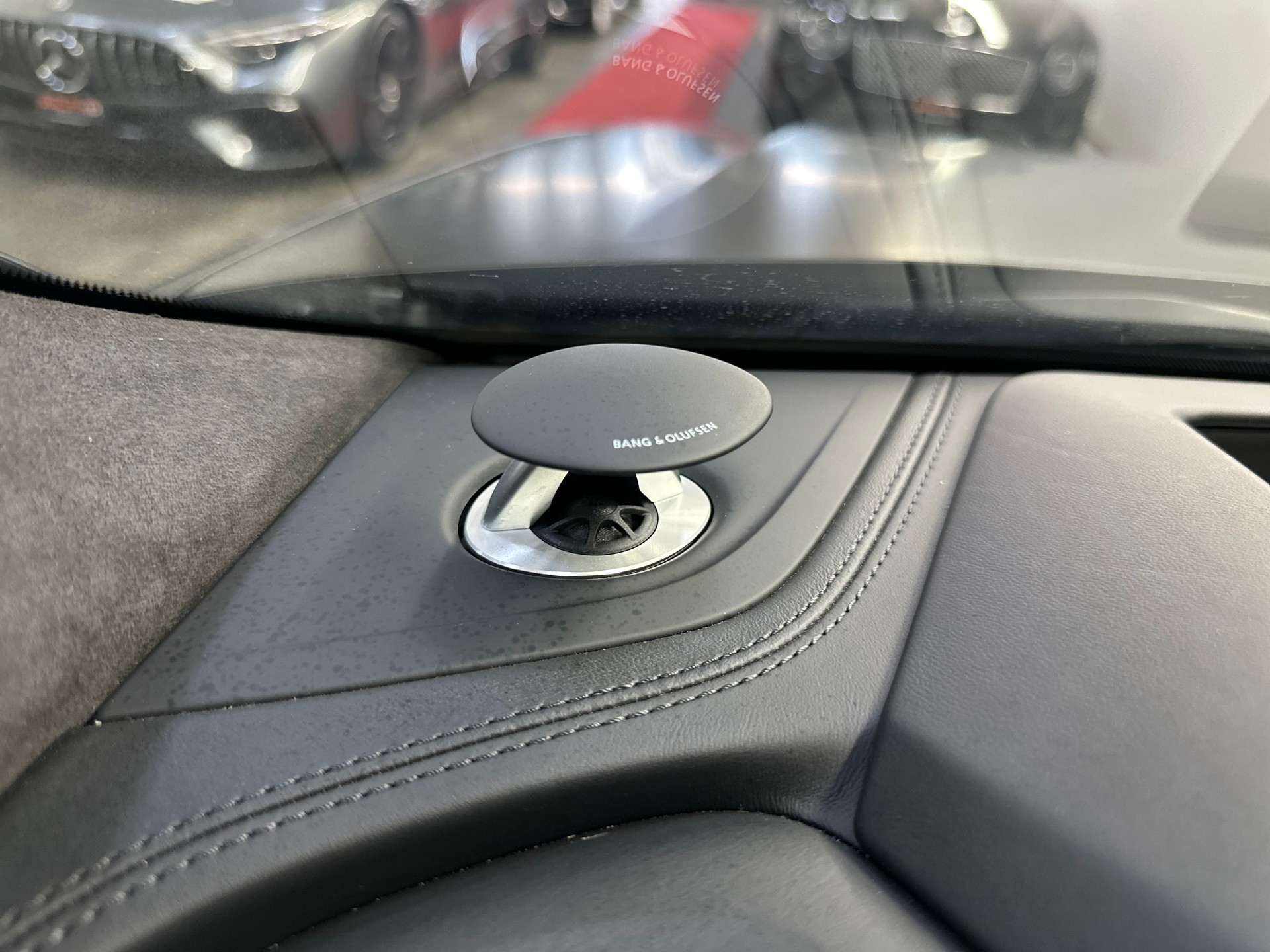 AUDI RSQ8 quattro tiptronic-image-15