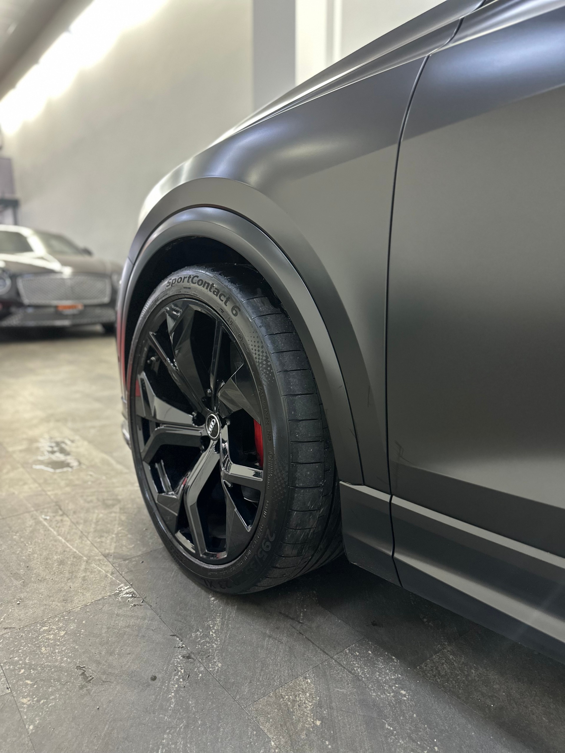 AUDI RSQ8 quattro tiptronic-image-9