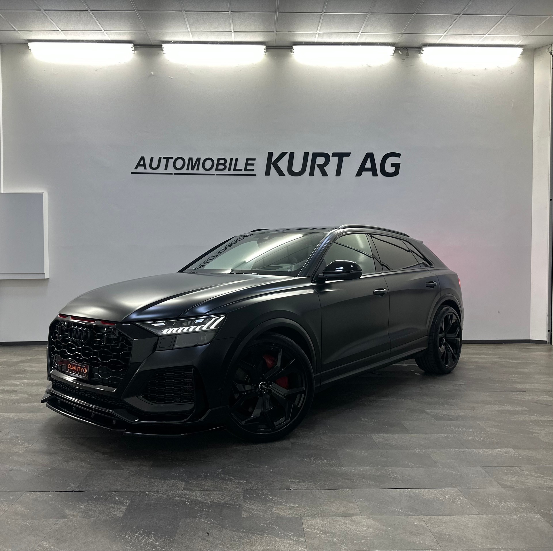 AUDI RSQ8 quattro tiptronic-image-0