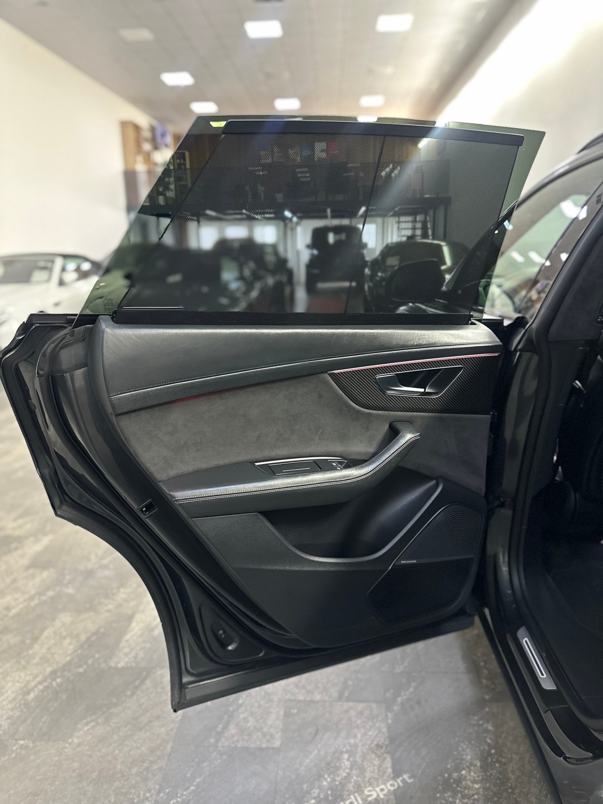 AUDI RSQ8 quattro tiptronic-image-23
