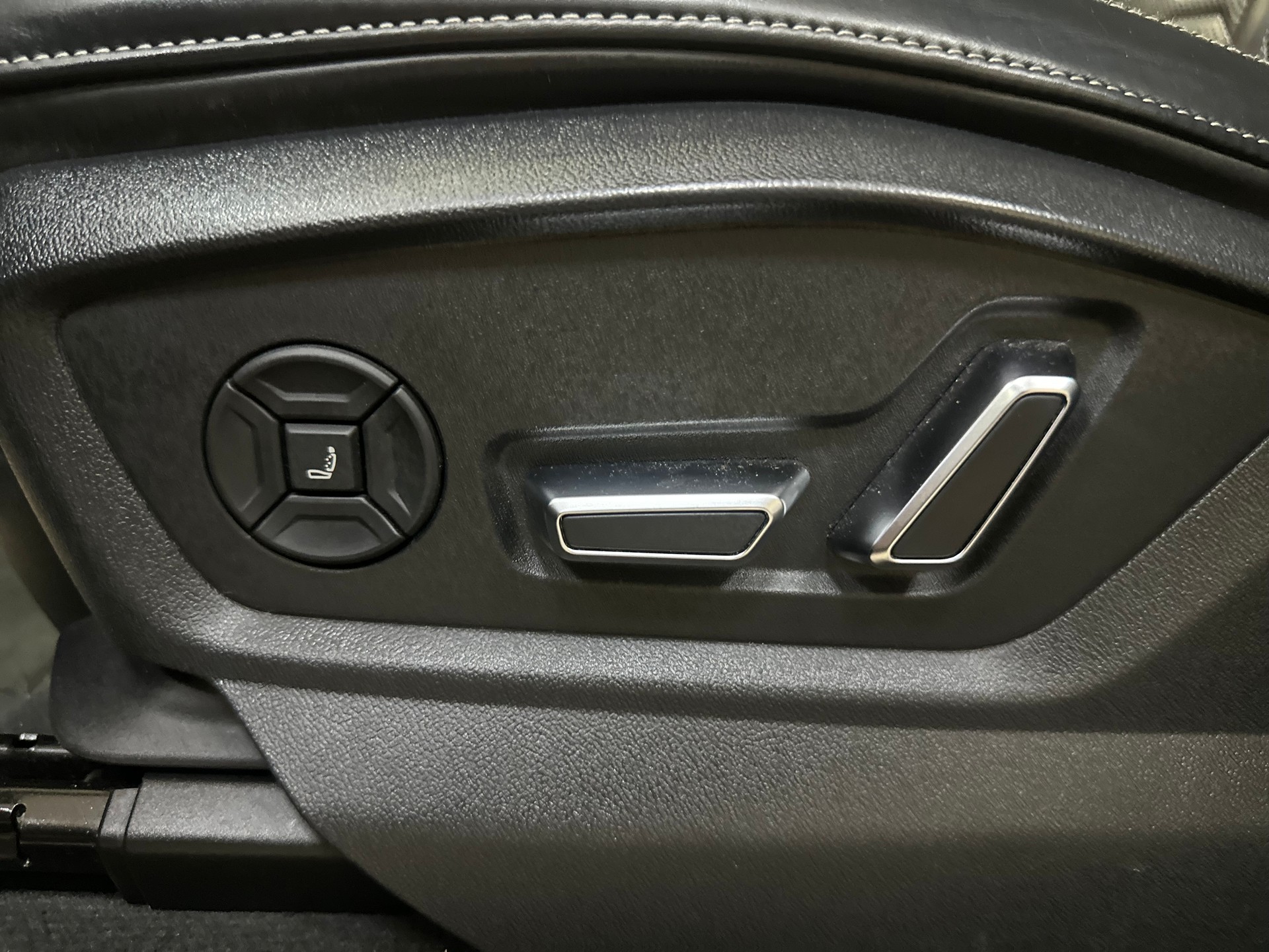 AUDI RSQ8 quattro tiptronic-image-20