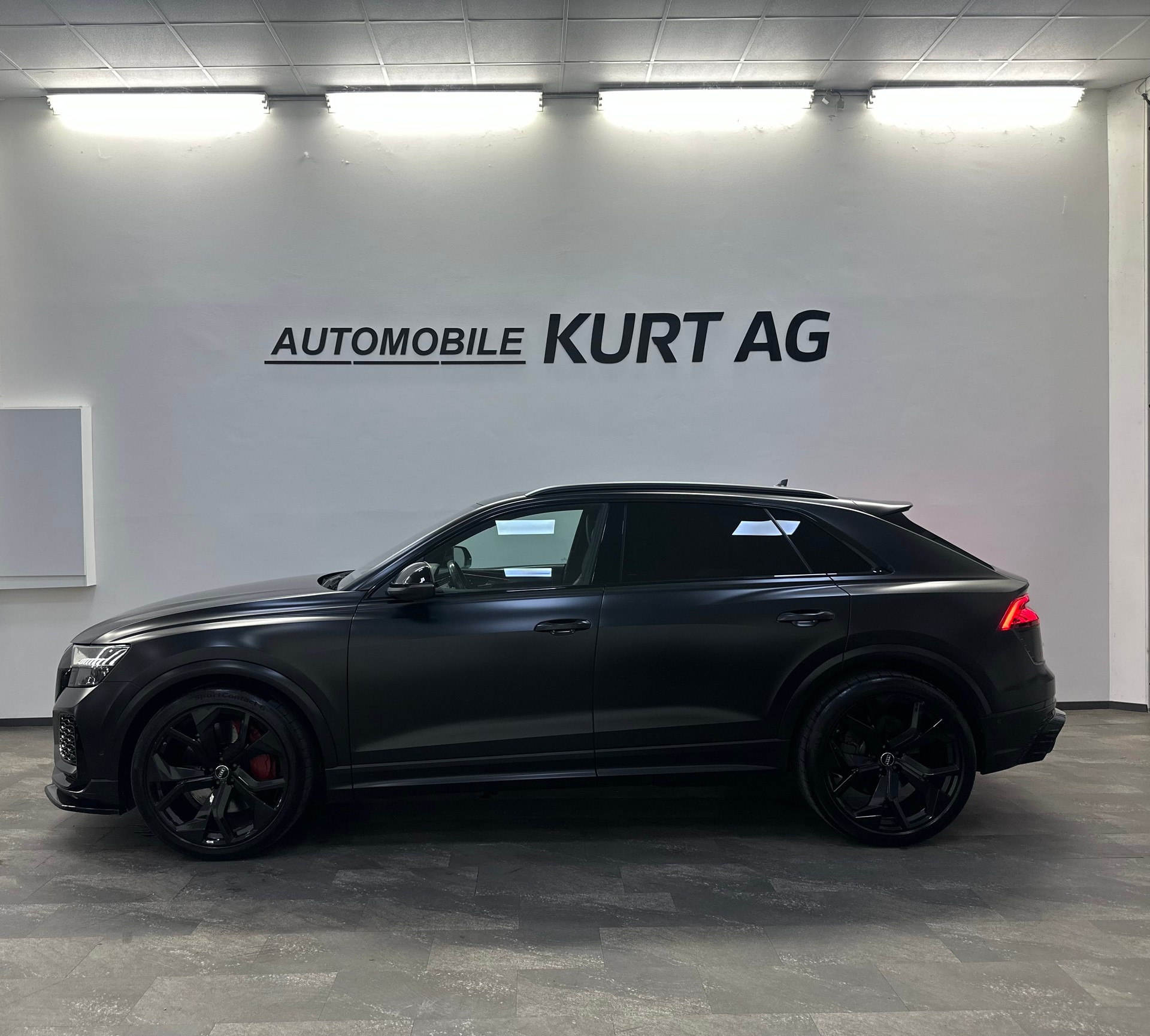 AUDI RSQ8 quattro tiptronic-image-2