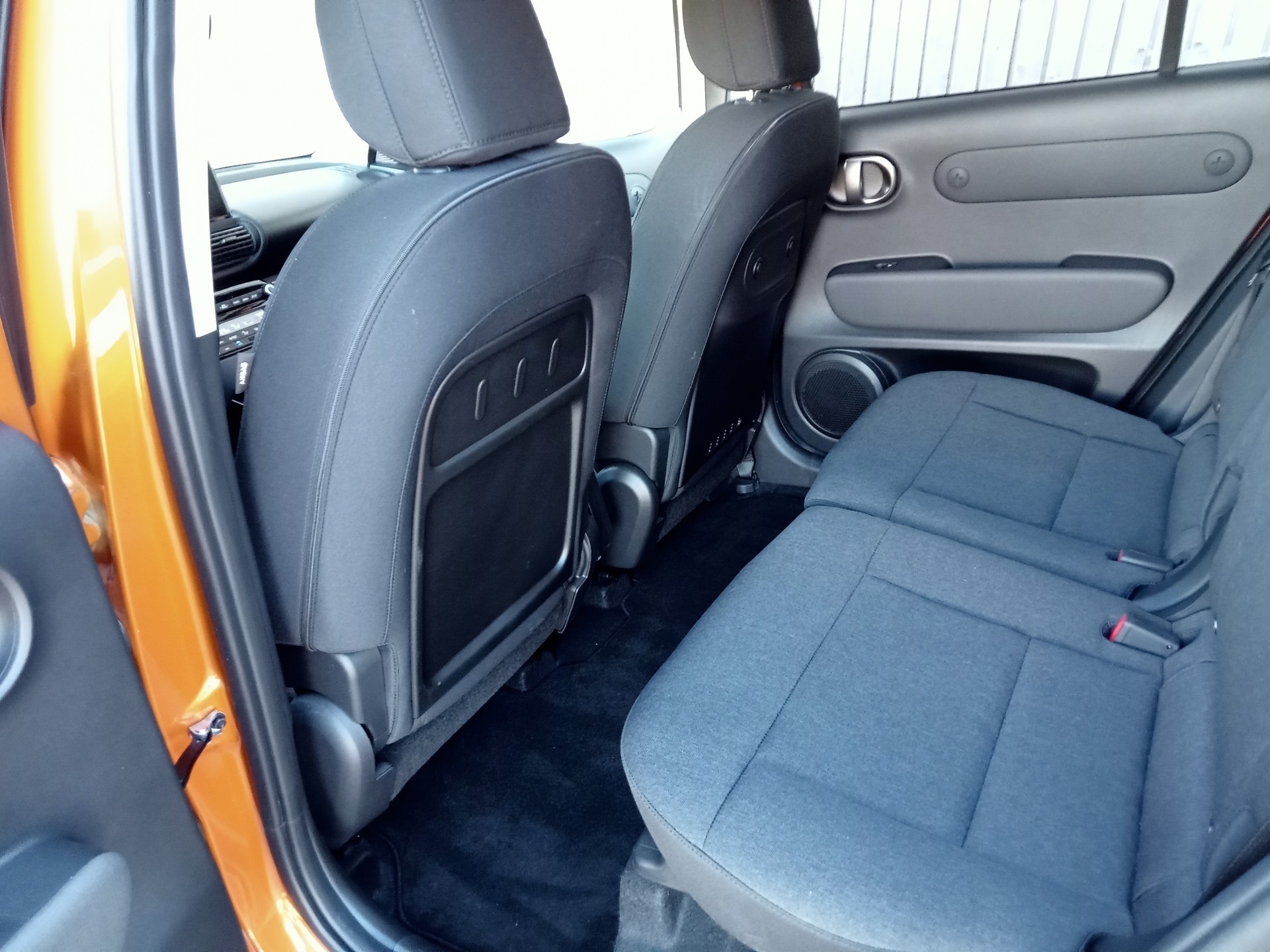 HYUNDAI Inster 49kWh Amplia-image-12