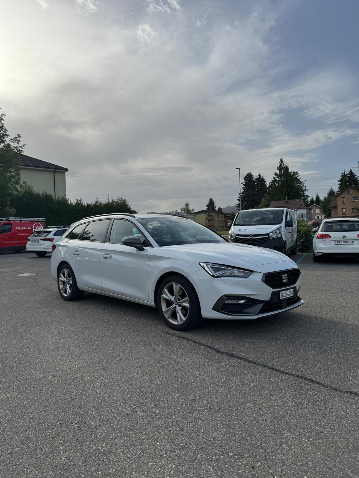SEAT Leon ST 1.5 eTSI mHEV DSG Hola FR-image-3