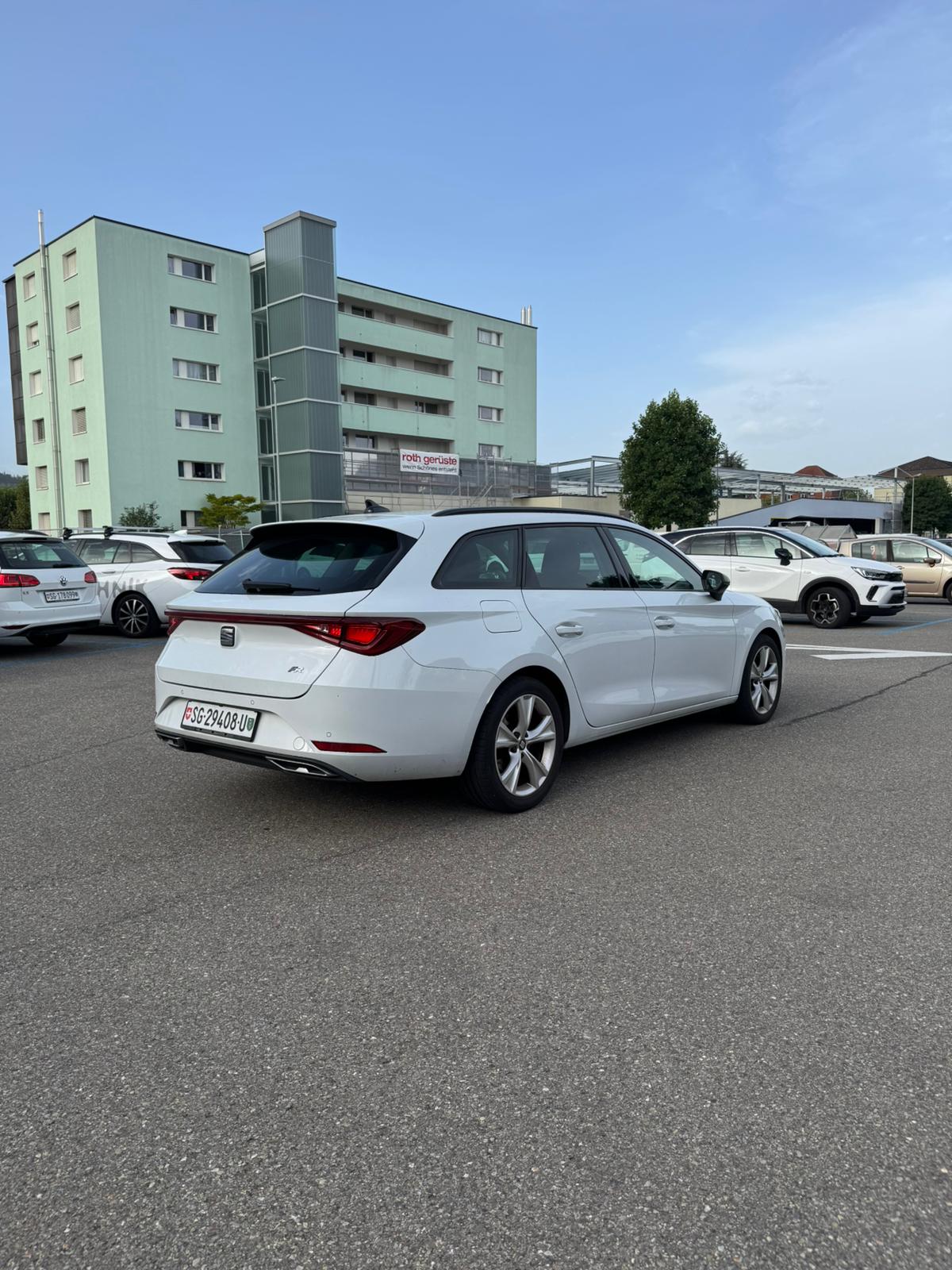 SEAT Leon ST 1.5 eTSI mHEV DSG Hola FR-image-2