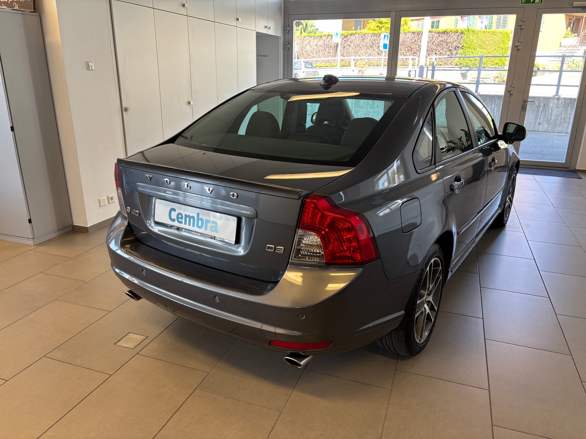 VOLVO S40 D3 Momentum Geartronic-image-2