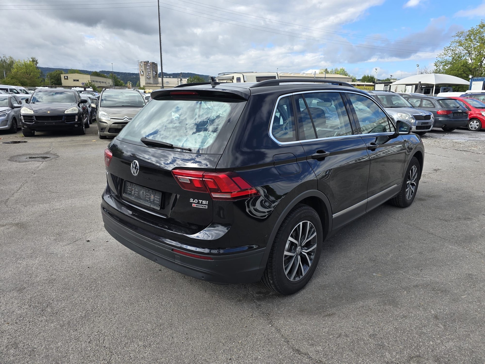 VW Tiguan 2.0TSI Comfortline 4Motion DSG-image-8