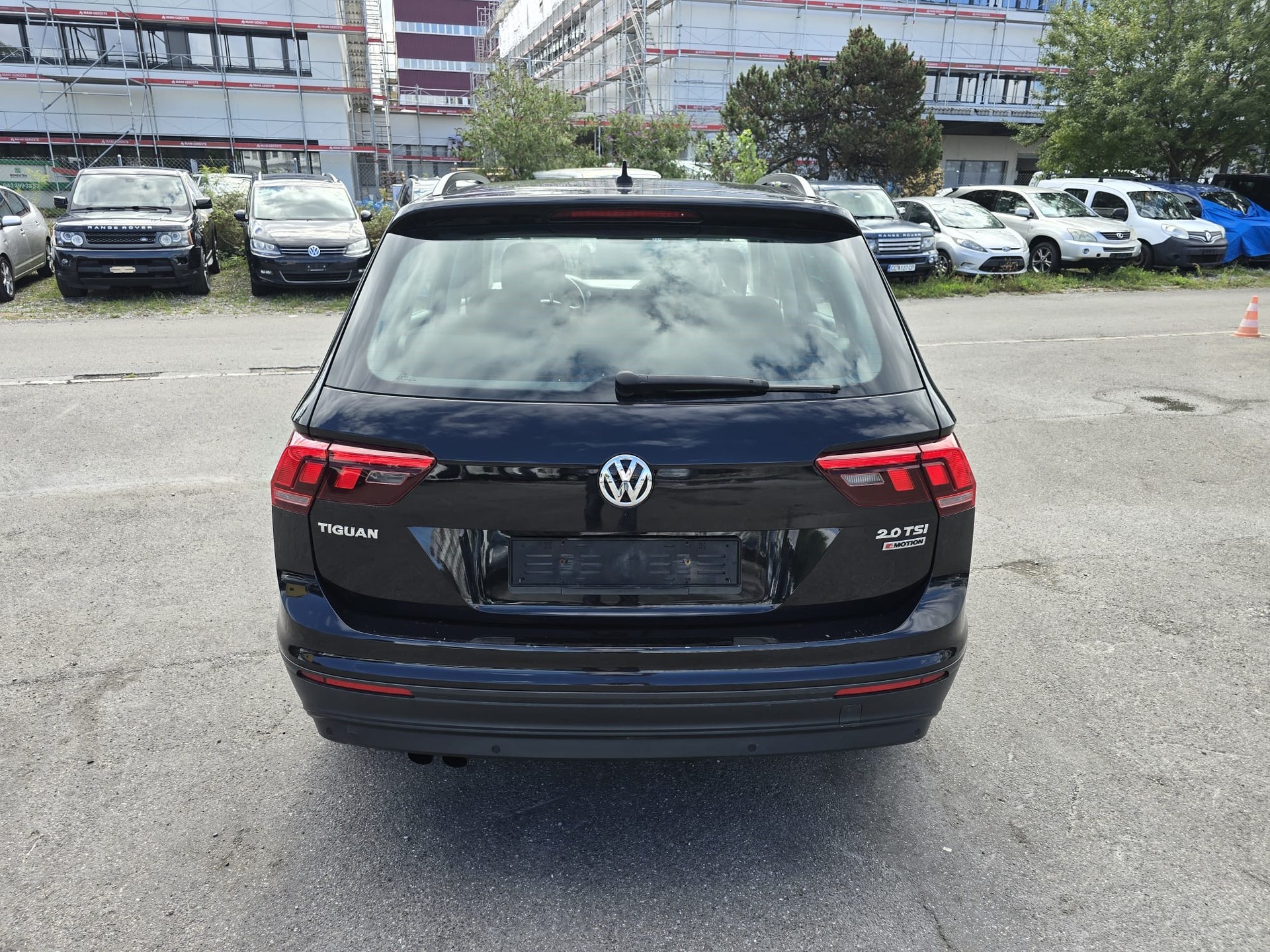 VW Tiguan 2.0TSI Comfortline 4Motion DSG-image-3