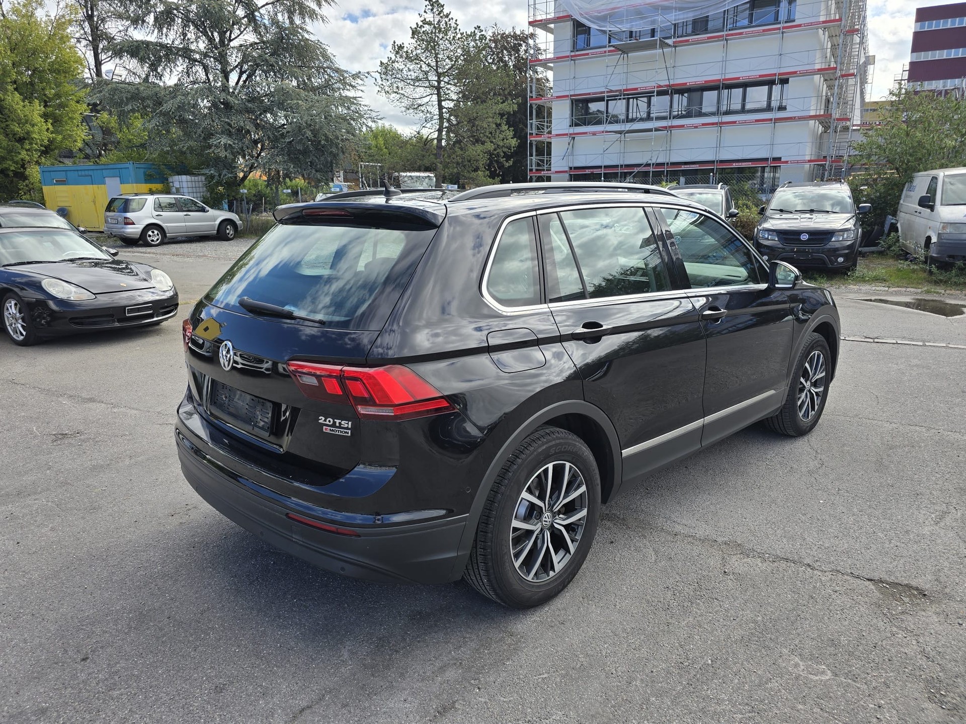 VW Tiguan 2.0TSI Comfortline 4Motion DSG-image-5