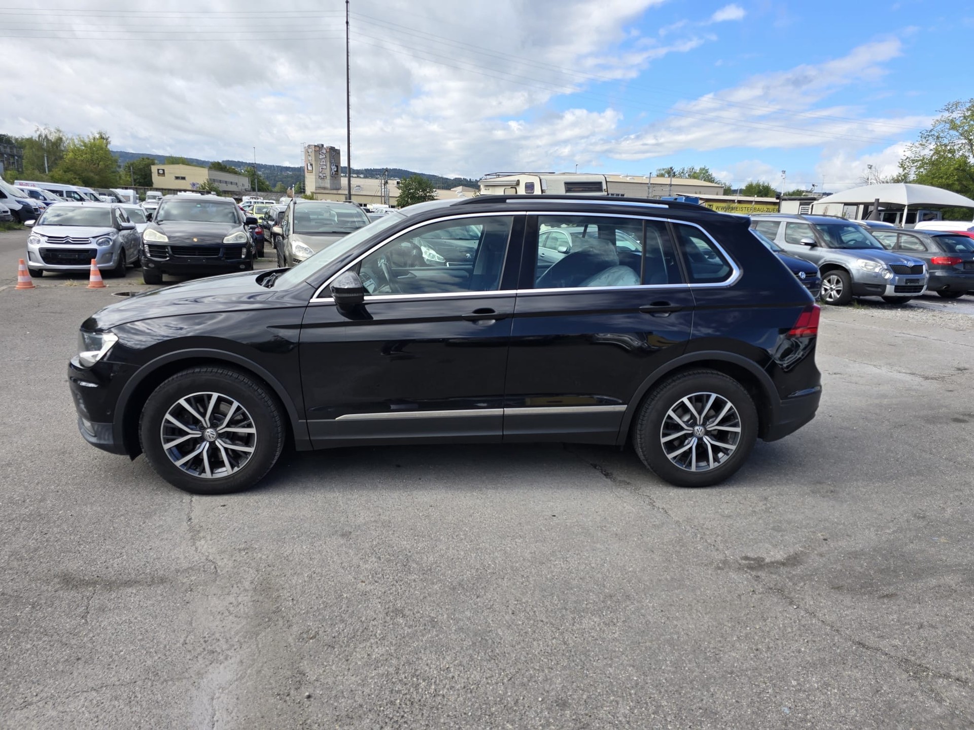 VW Tiguan 2.0TSI Comfortline 4Motion DSG-image-6