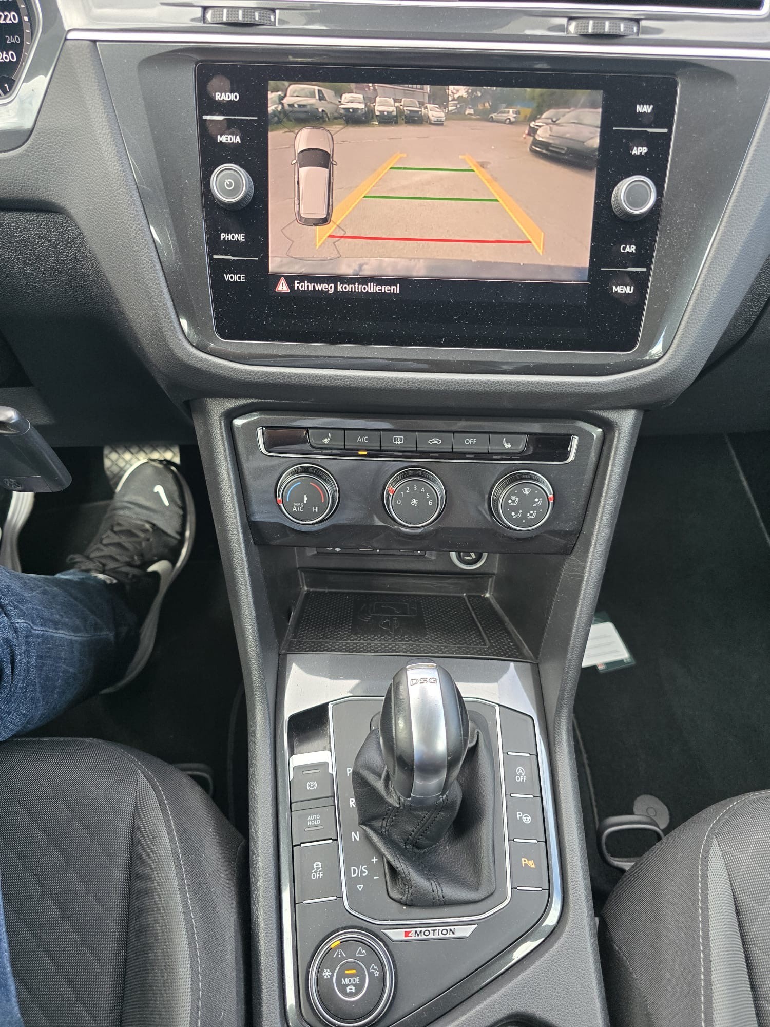 VW Tiguan 2.0TSI Comfortline 4Motion DSG-image-12