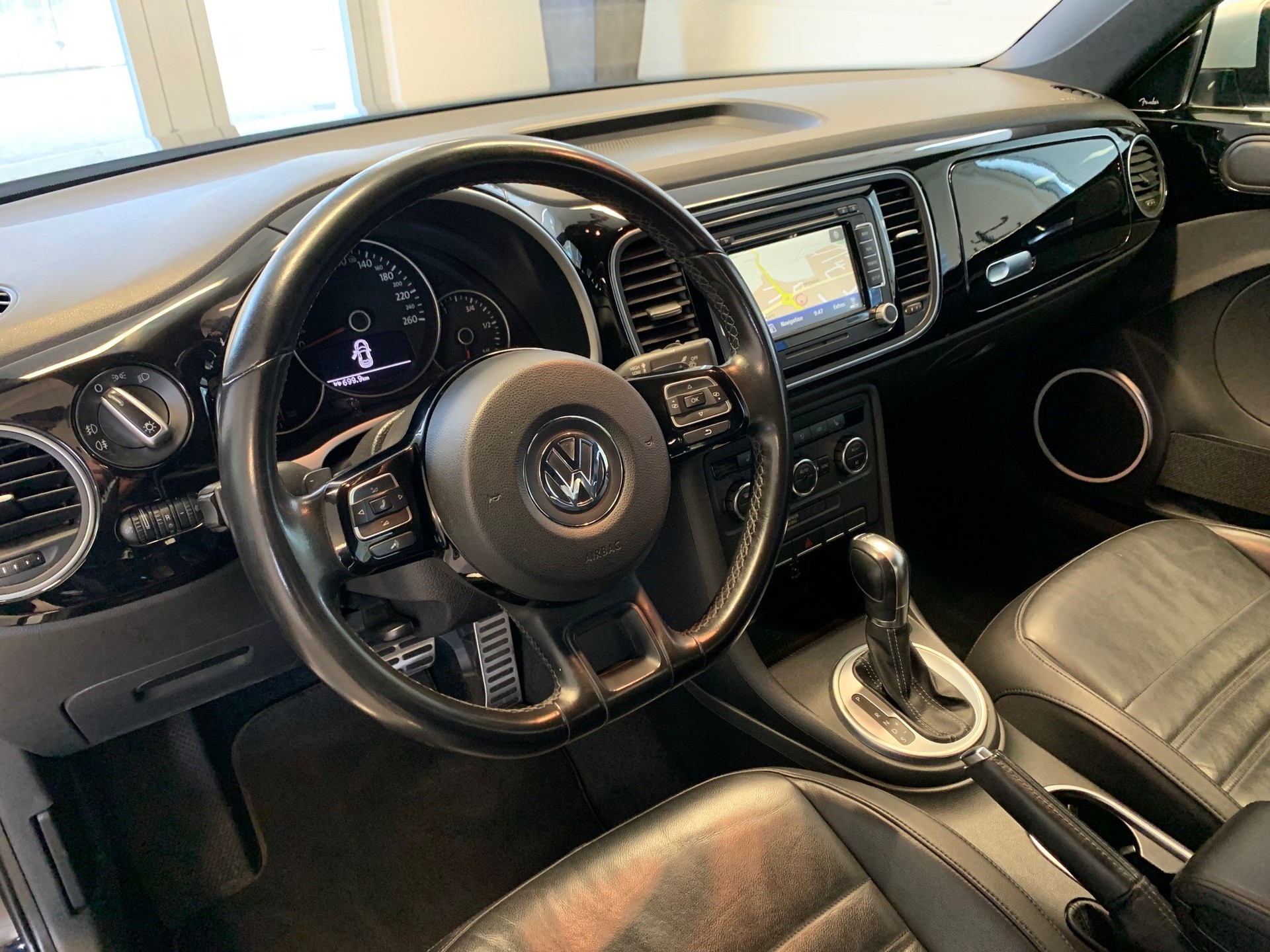 VW Beetle 2.0 TSI Sport DSG-image-5