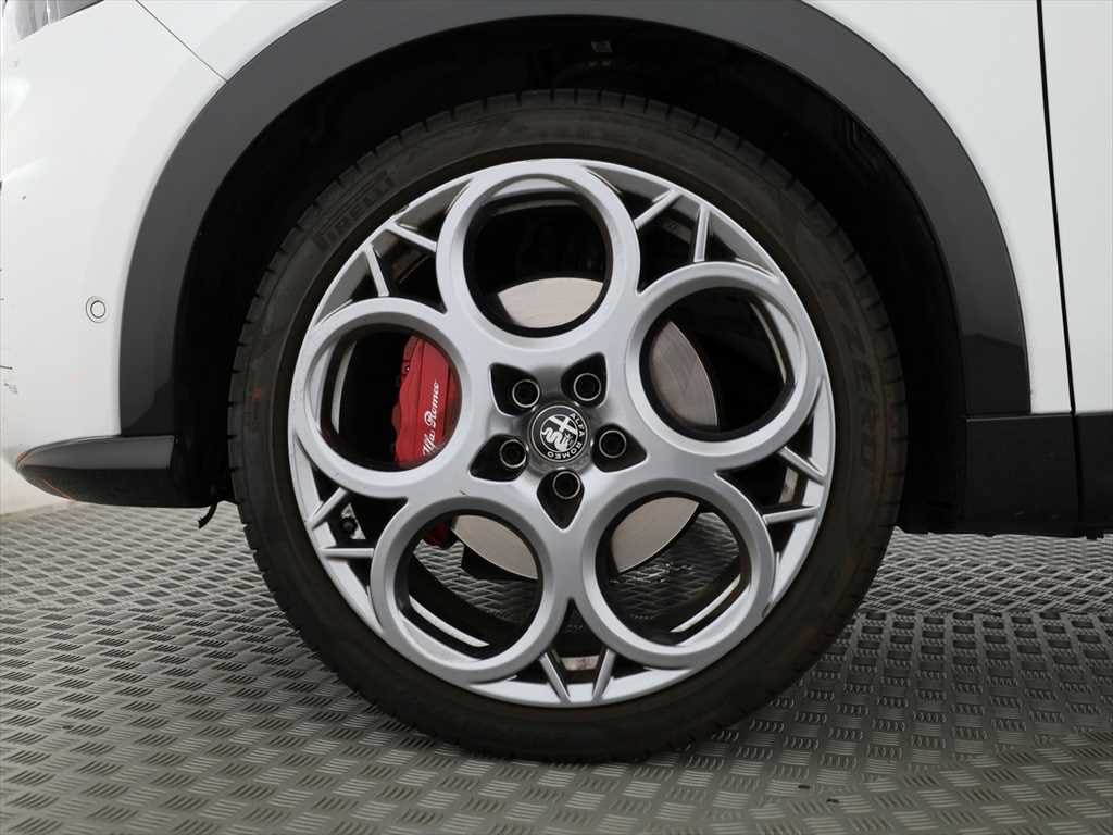 ALFA ROMEO Tonale 1.5 48V Hybrid Veloce Pack Premium-image-3