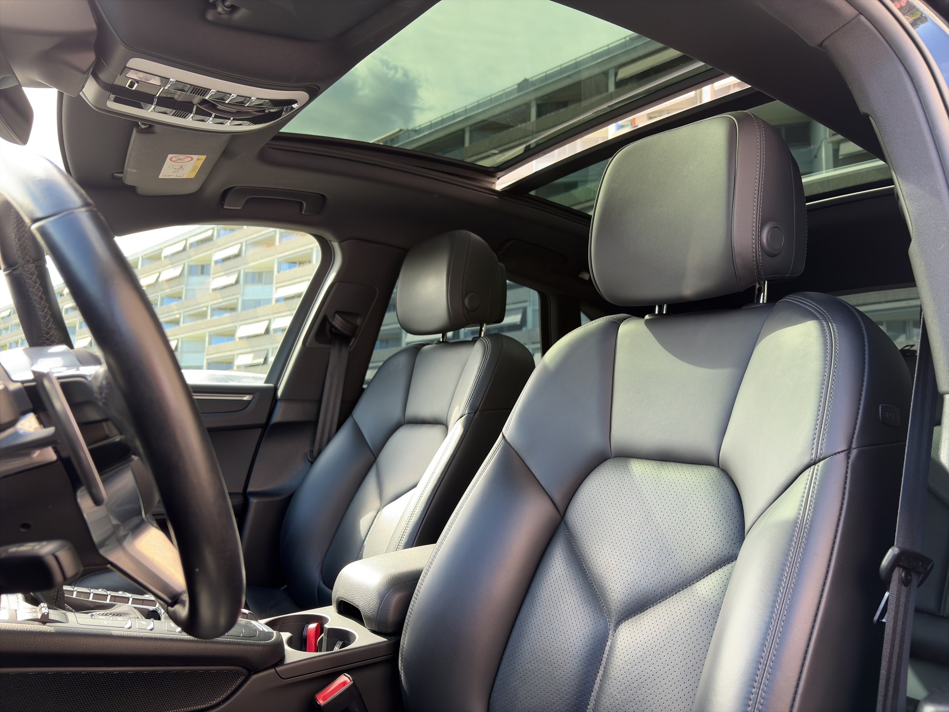 PORSCHE Macan PDK-image-13